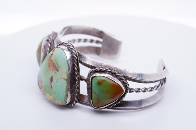 Oval Cut Vintage 1930s Royston Navajo Green Triple Turquoise Sterling Cuff Bracelet For Sale