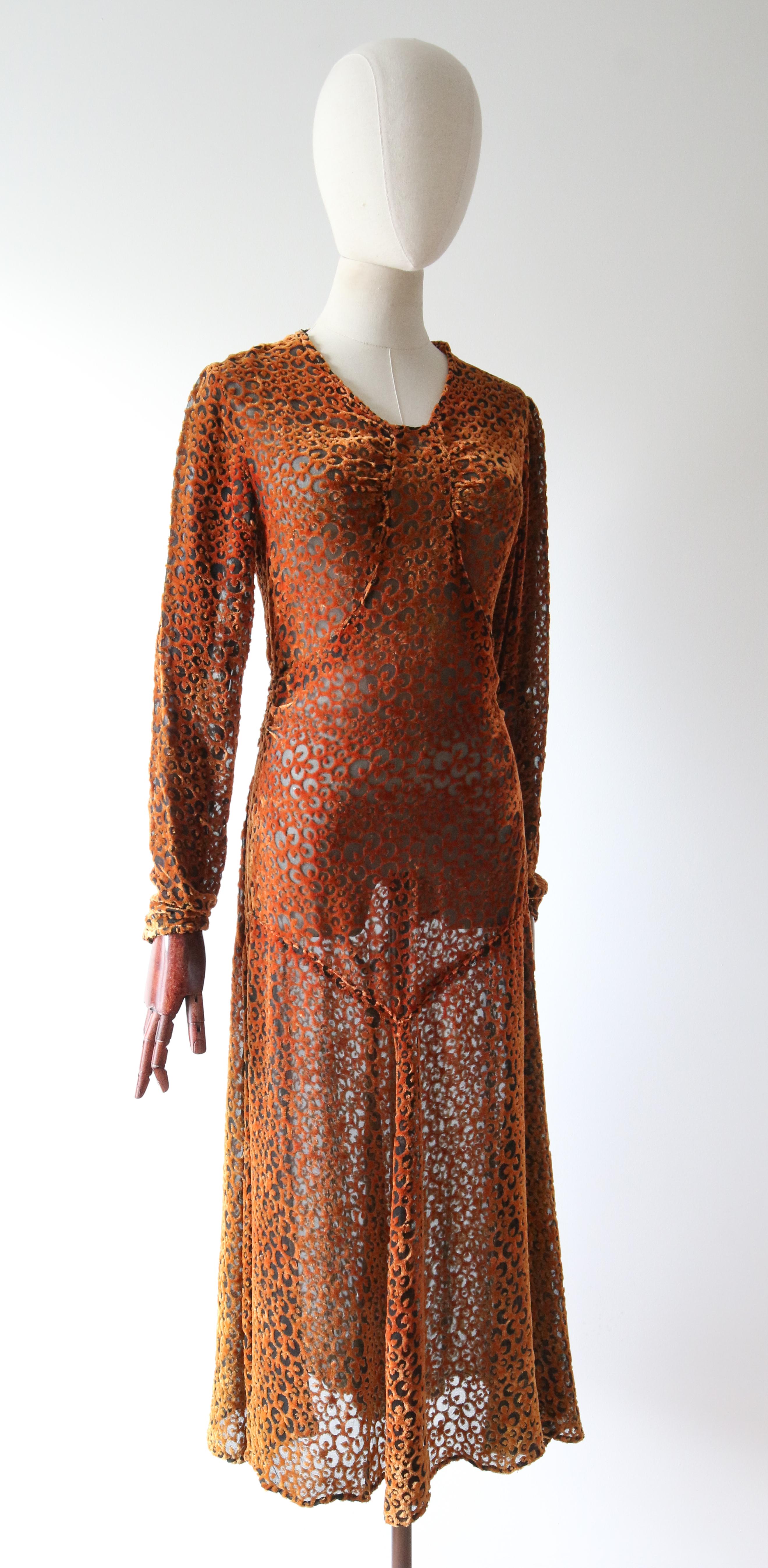 Vintage 1930er Devore Ausbrenner Kleid aus Seide mit Ausbrenner, original 1930er Bernsteinkleid UK 8 US 4 Damen im Angebot