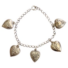 Armband mit Herz-Anhängern aus Sterlingsilber im Vintage-Stil der 1930er Jahre