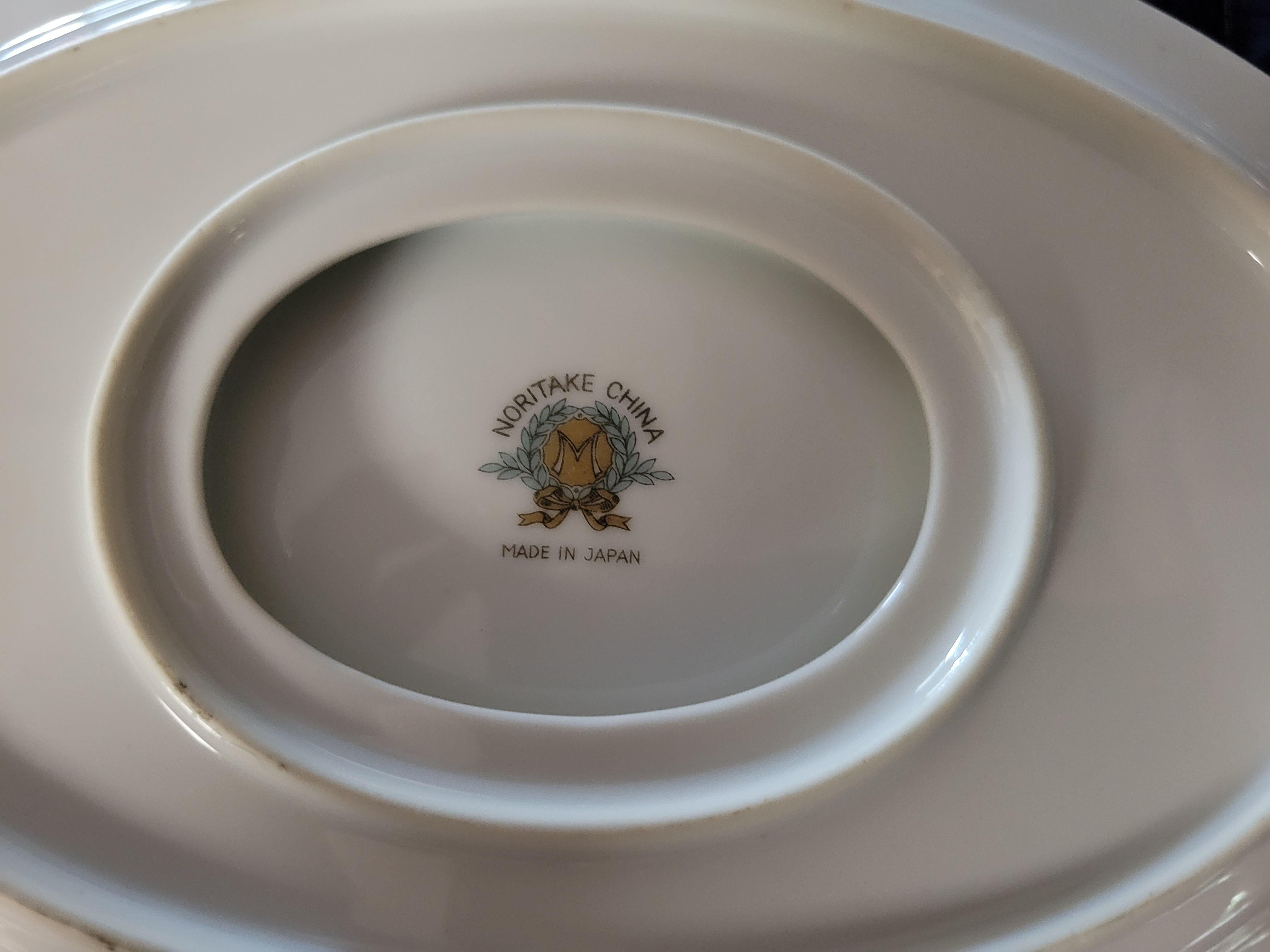 Vintage, 1933, Noritake 'Adelpha' Bone China Set - 91 Pieces, 12 Place Settings In Excellent Condition For Sale In Phoenix, AZ