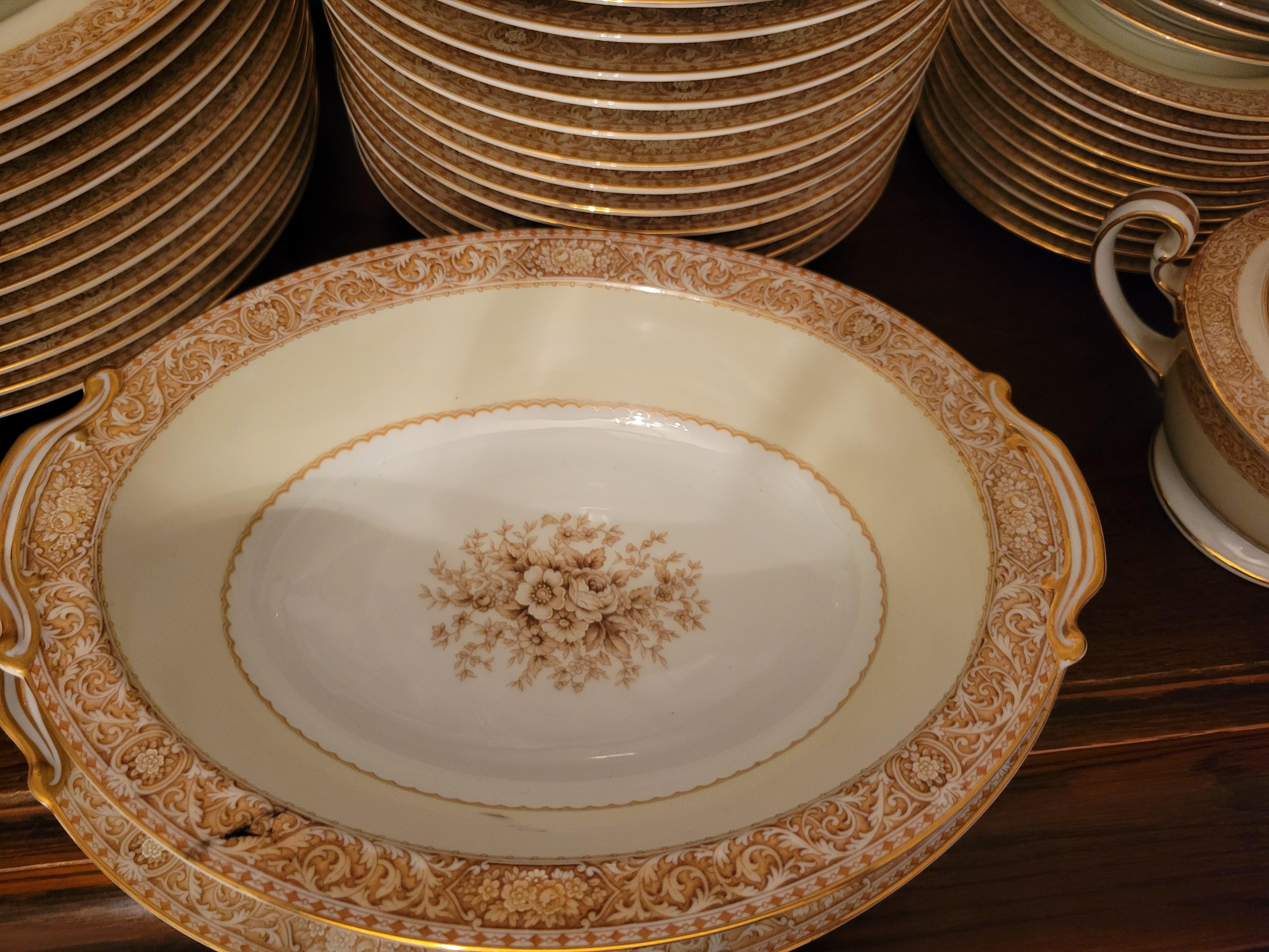 Vintage, 1933, Noritake 'Adelpha' Bone China Set - 91 Pieces, 12 Place Settings For Sale 1