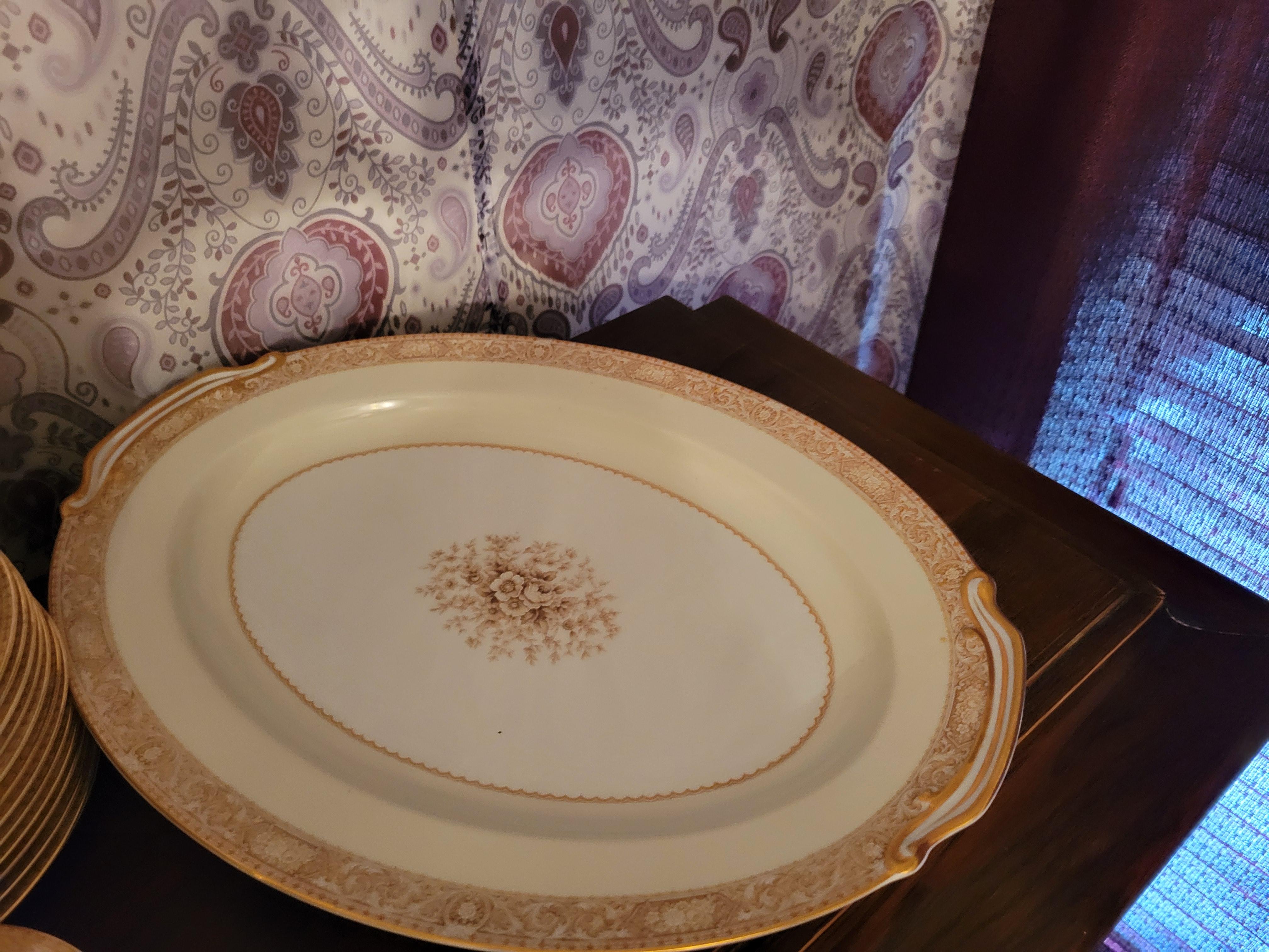 Porcelain 91 Pieces, Vintage, 1933, Noritake 'Adelpha' Bone China Set - 12 Place Settings For Sale