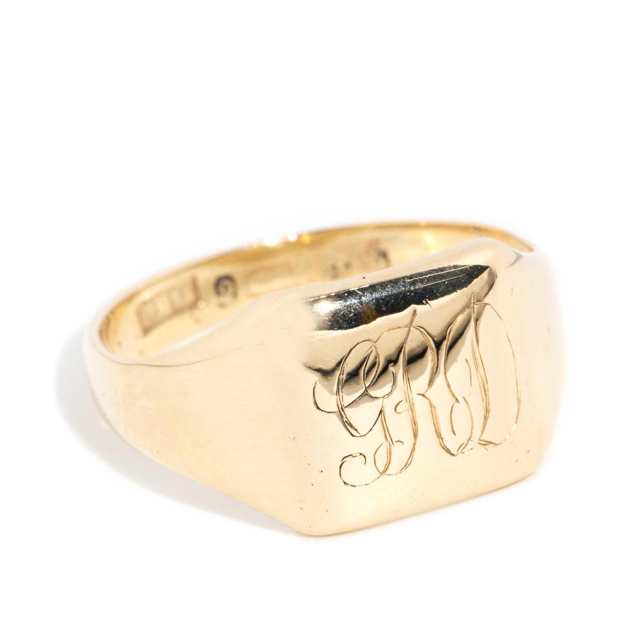 Vintage 1935 Hallmarked & Initialed Unisex Signet Ring 9 Carat Yellow Gold Bon état - En vente à Hamilton, AU