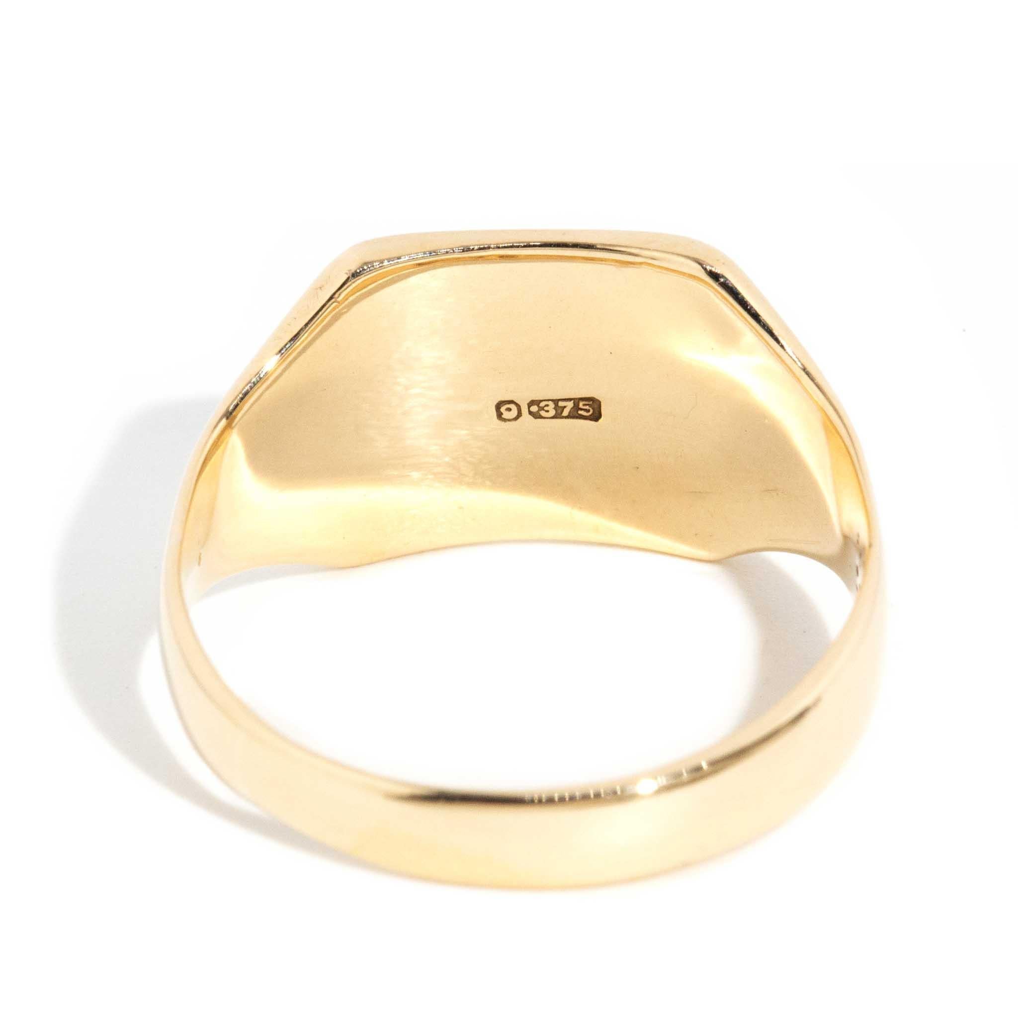 Vintage 1935 Hallmarked & Initialed Unisex Signet Ring 9 Carat Yellow Gold For Sale 1