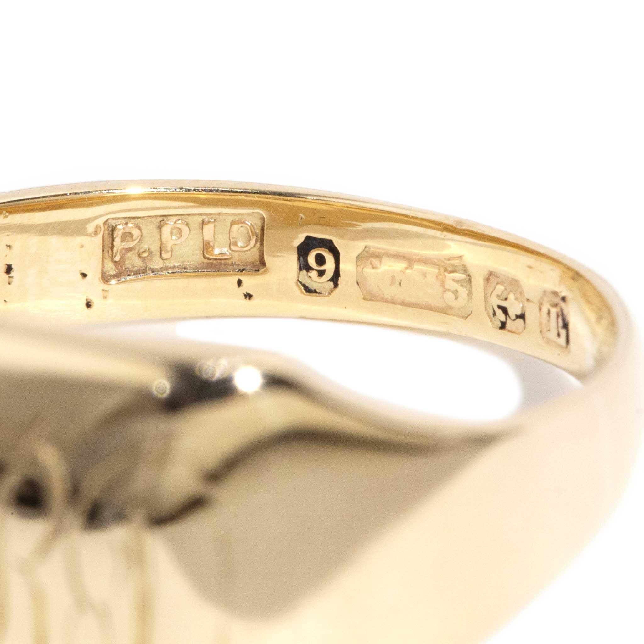 Vintage 1935 Hallmarked & Initialed Unisex Signet Ring 9 Carat Yellow Gold en vente 4