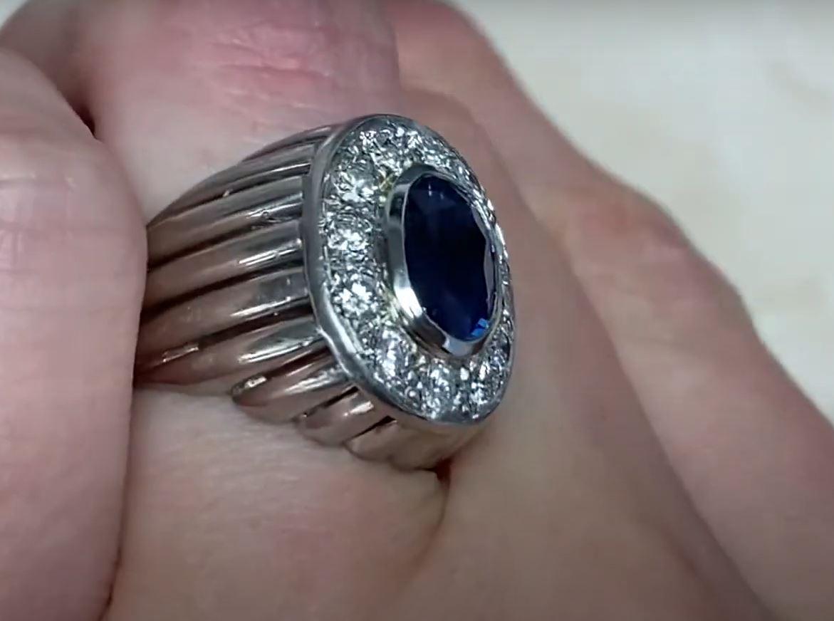 Vintage 1.93ct Oval Cut Natural Sapphire Dome Ring, Platin im Zustand „Hervorragend“ im Angebot in New York, NY