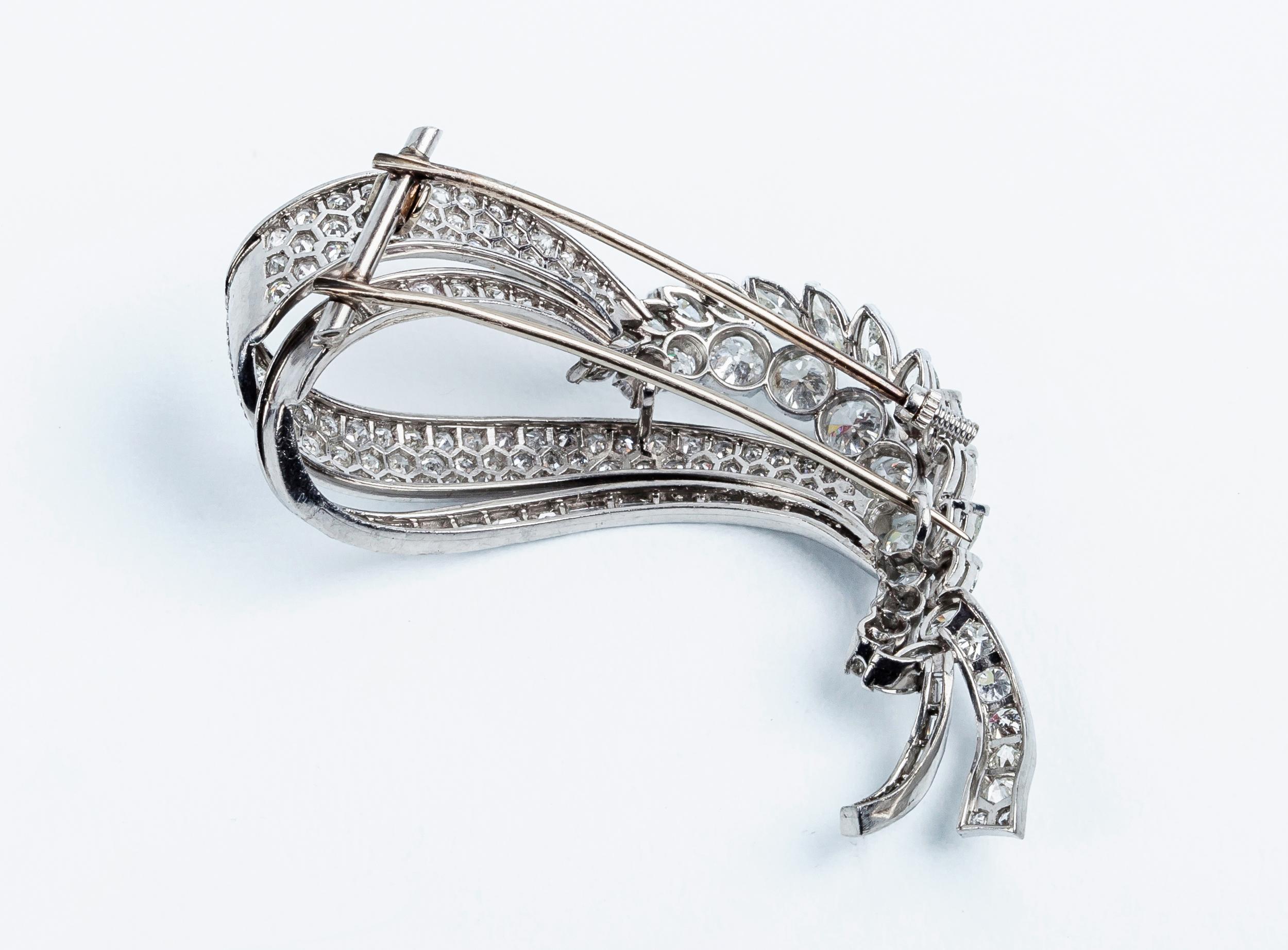 Diseño de arpa de broche con diamantes de talla antigua de la década de 1940 con un total de 8 ct de diamantes en venta 1