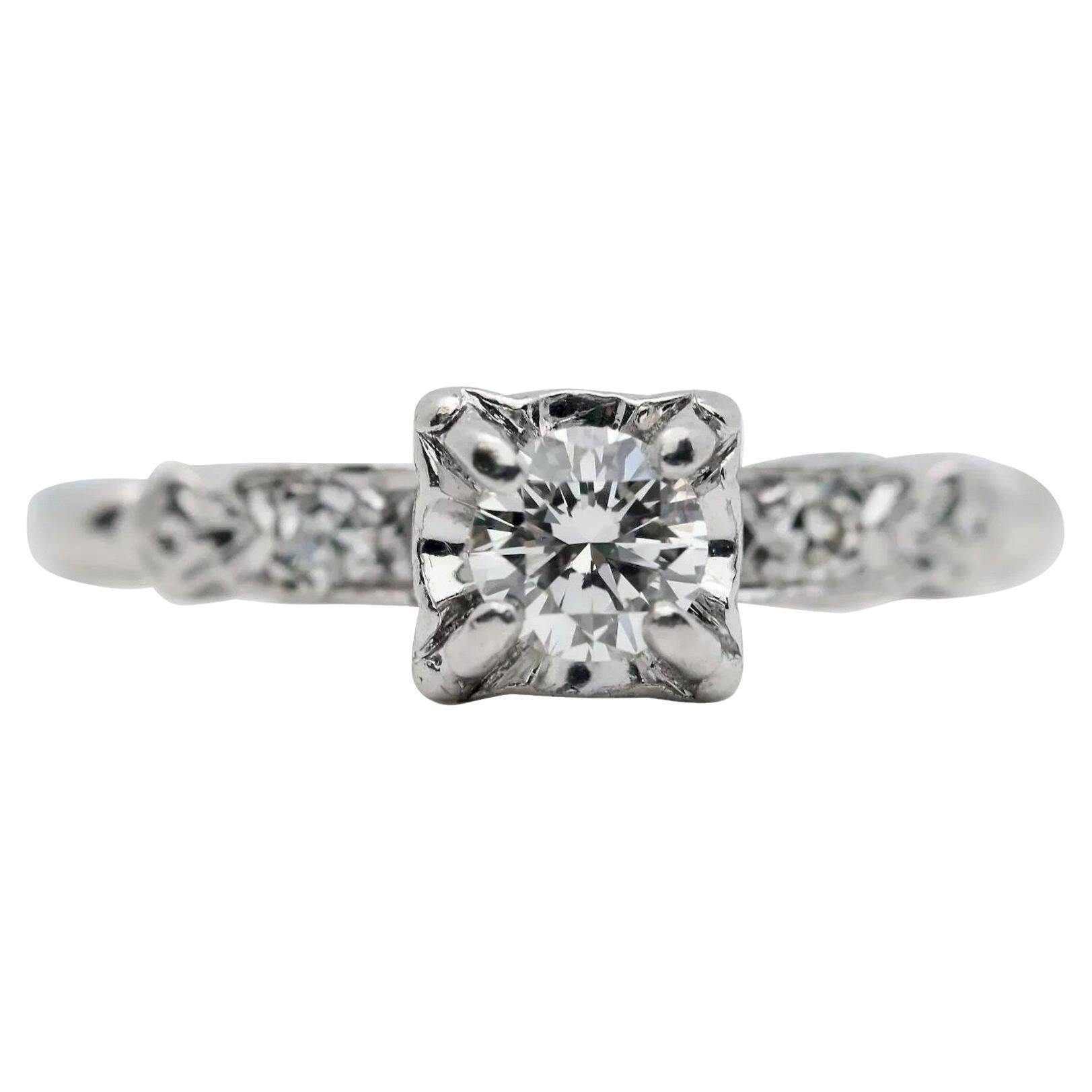 Vintage 1940's 0.29 Carat Diamond Engagement Ring in Platinum For Sale