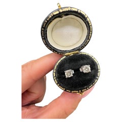 Vintage anni '40 0,52 ct di diamanti totali, orecchini a perno nuovi a 4 griffe 18ct White