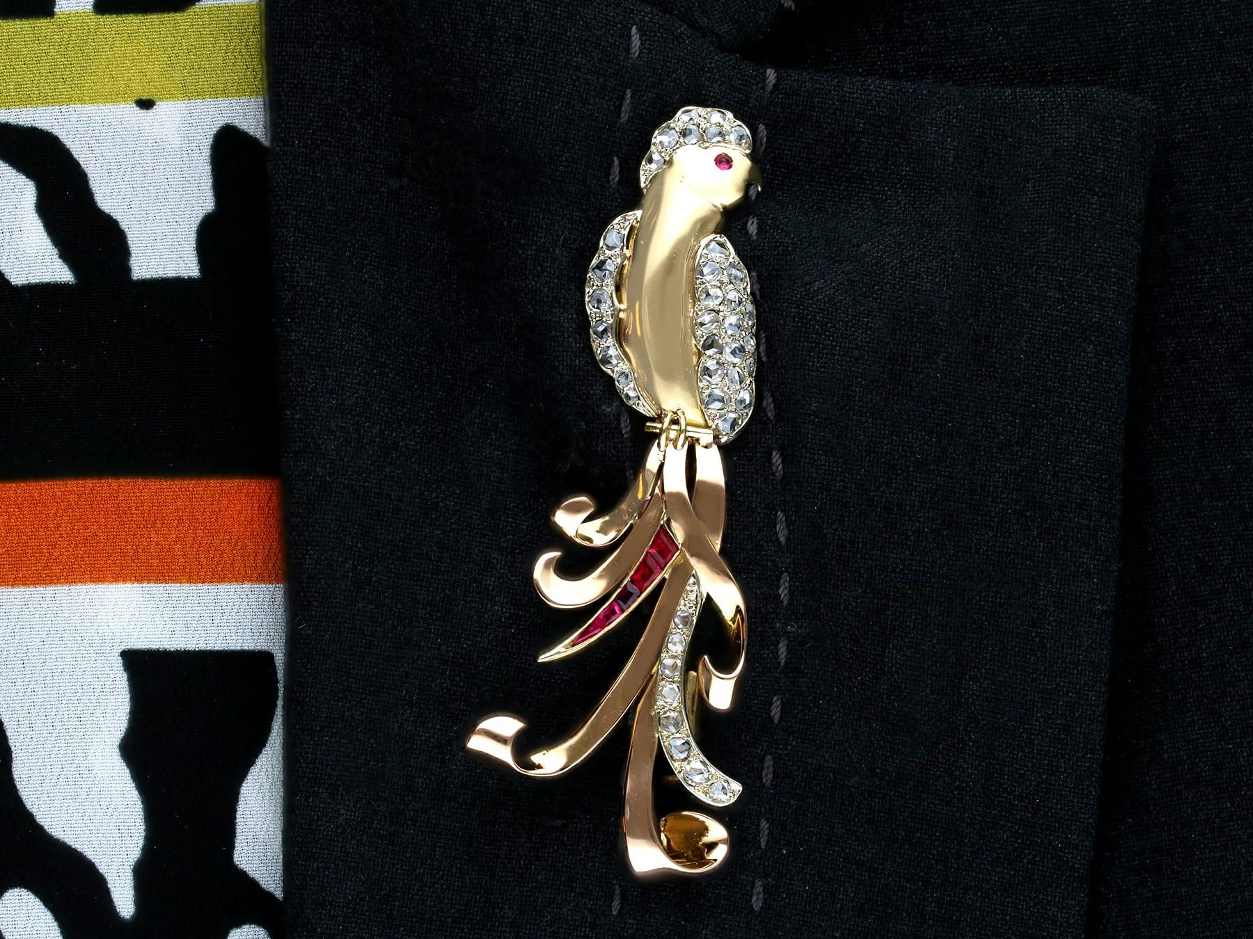 Vintage 1940s 1.16 Carat Diamond and Ruby 18k Yellow Gold Bird Brooch For Sale 3