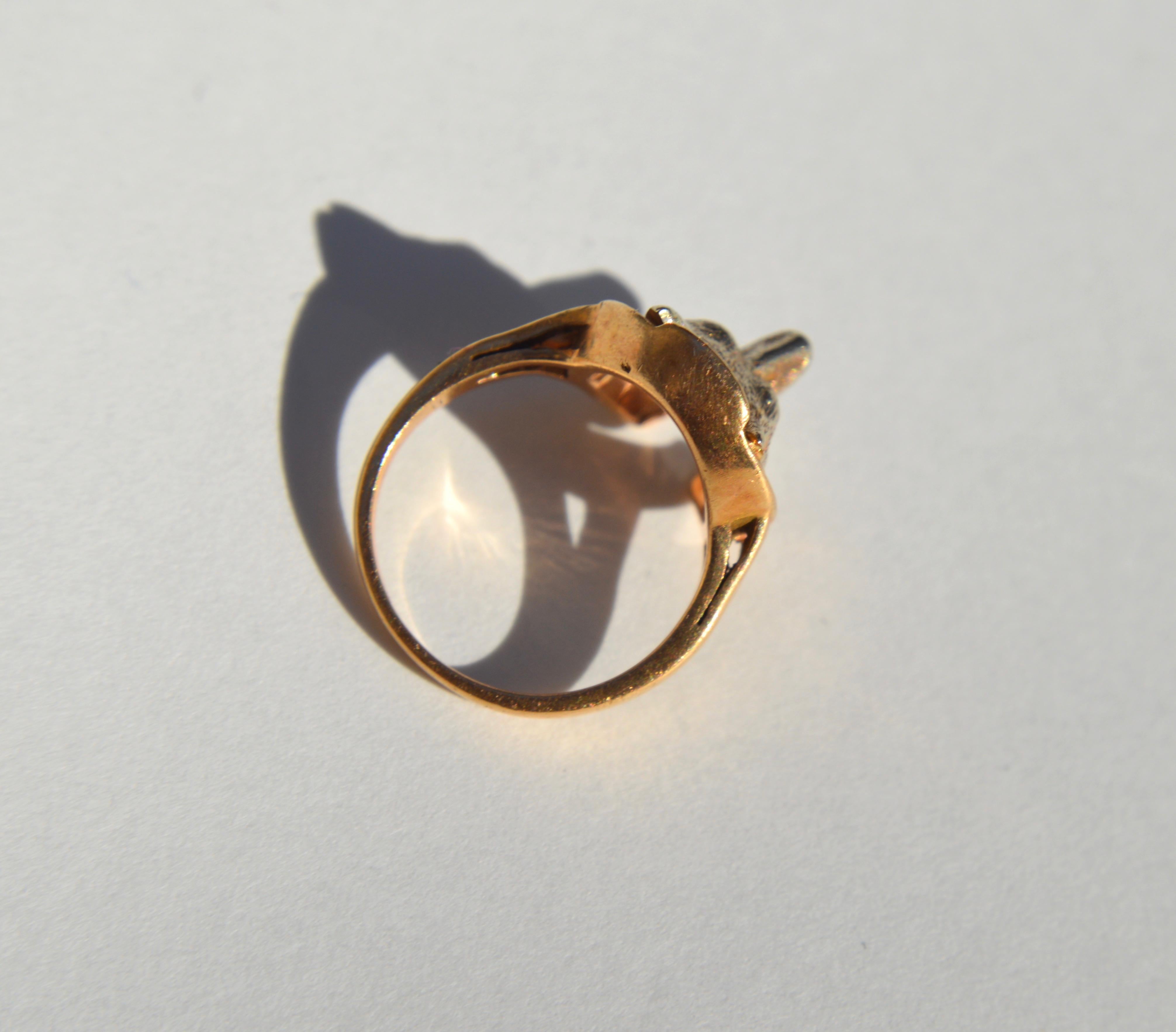 Round Cut Vintage 1940s 14 Karat Gold Ruby Fox Horseshoe Ring For Sale