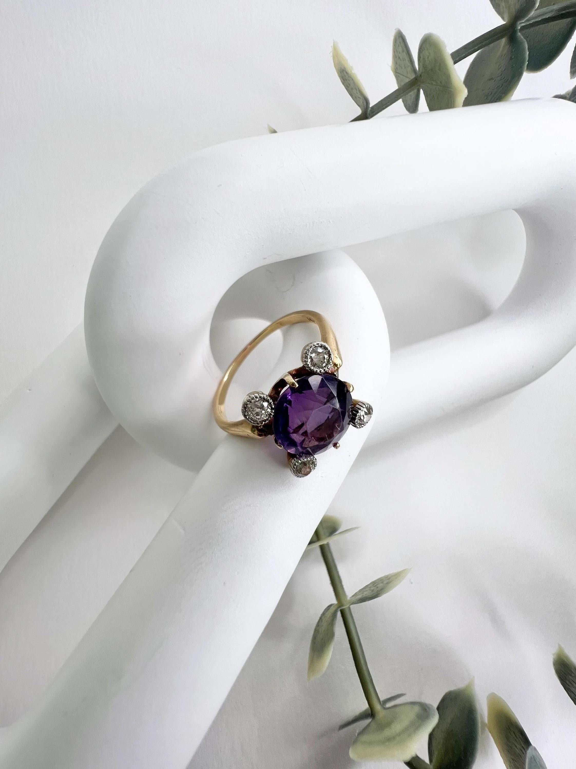 Vintage 1940’s 14ct Gold Amethyst & Diamond Ring For Sale 5