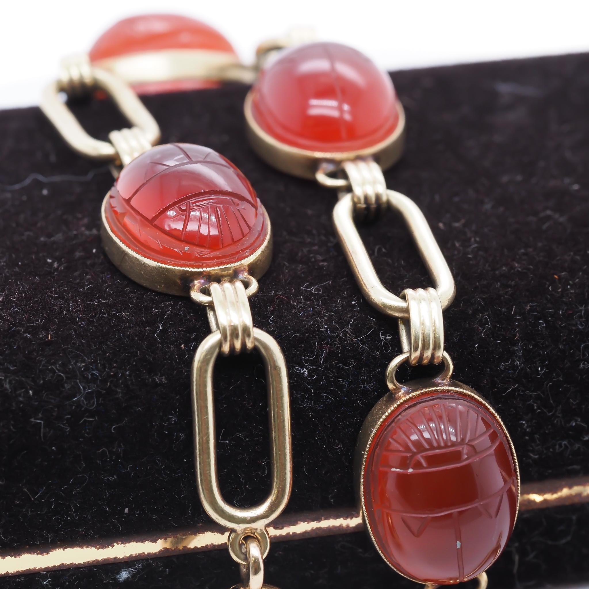 Women's Vintage 1940s 14K Yellow Gold Carnelian Scarab Link Bracelet For Sale