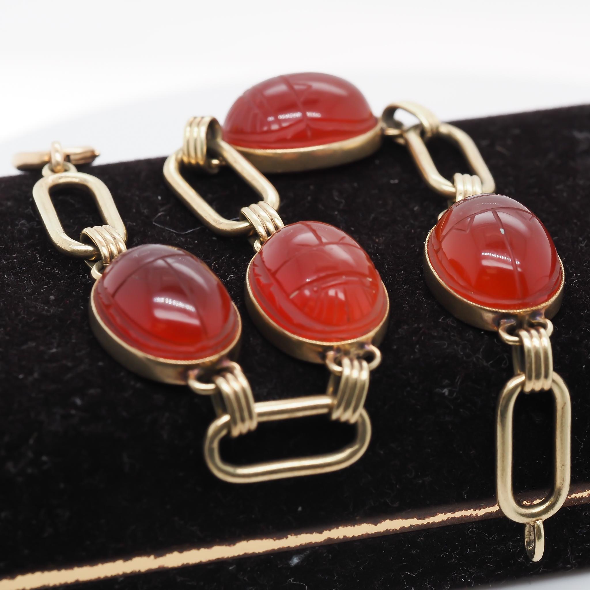 Vintage 1940s 14K Yellow Gold Carnelian Scarab Link Bracelet For Sale 1