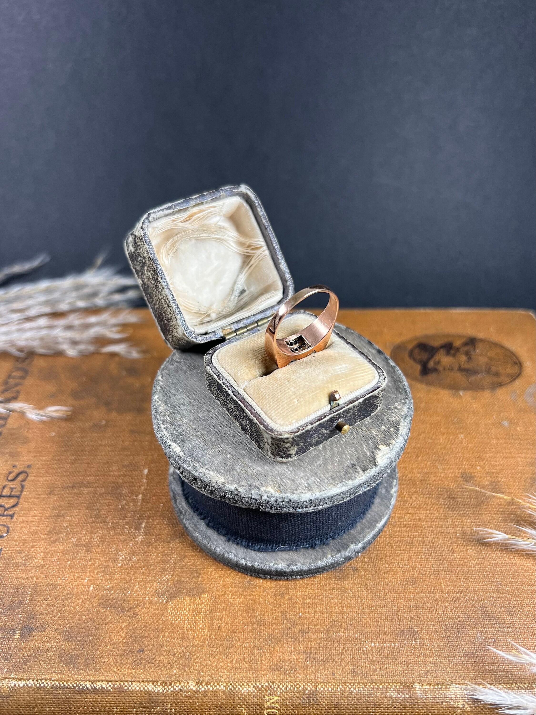 Vintage 1940s, 18ct Rose Gold, Three Row Ruby & Diamond Tank Cocktail Ring For Sale 5