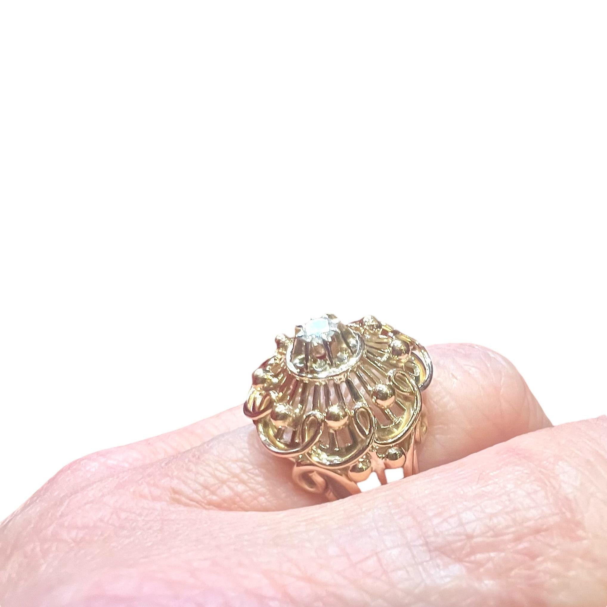 Vintage 1940s 18K Yellow Gold Diamond Ring en venta 4