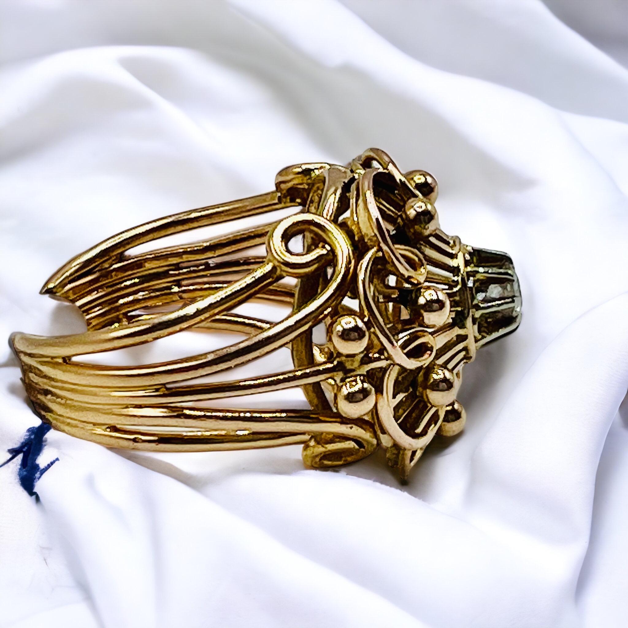 De las mujeres Vintage 1940s 18K Yellow Gold Diamond Ring en venta