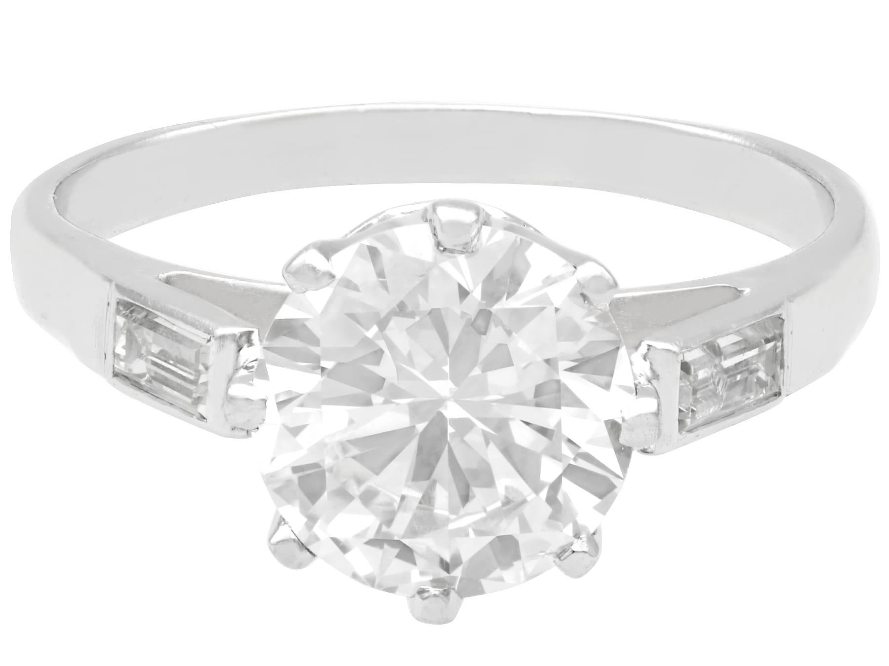 Women's Vintage 1940s 2.10 Carat Diamond and 18K White Gold Solitaire Engagement Ring For Sale