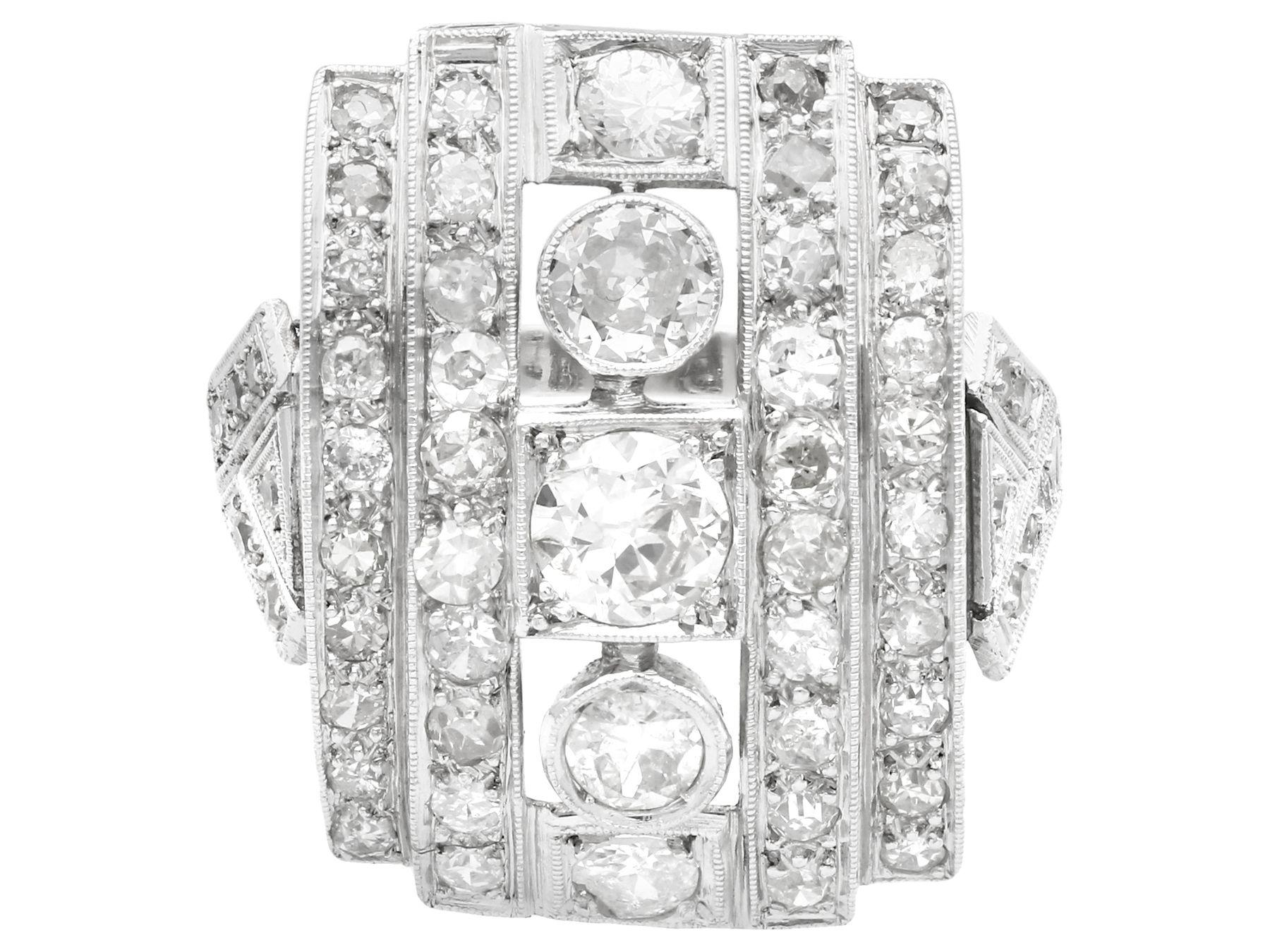 Art Deco Vintage 1940s 2.66 Carat Diamond and Platinum Cocktail Ring For Sale