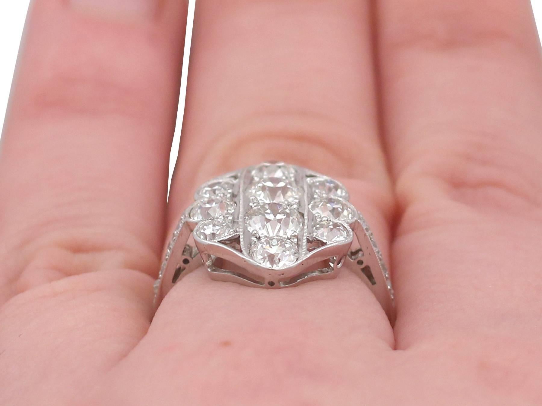Vintage 1940s 2.85 Carat Diamond and White Gold Cocktail Ring For Sale 2