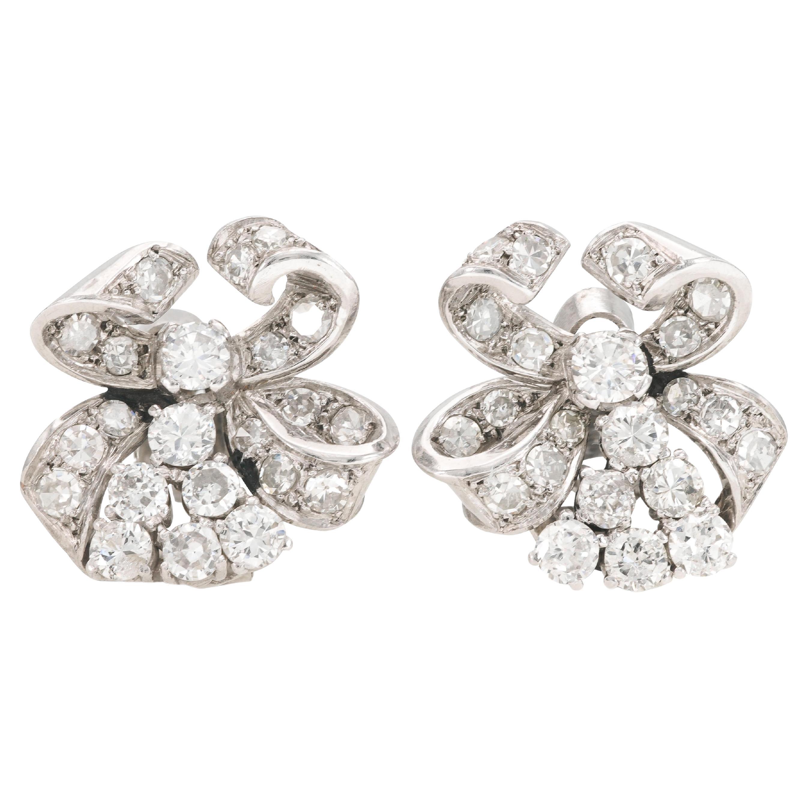 Vintage 1940s 4.50 Carat Diamond Ribbon Earrings For Sale