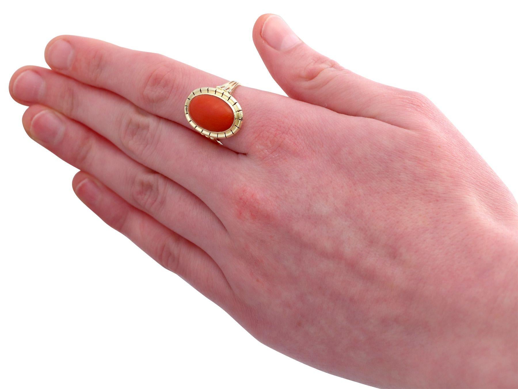 Vintage 1940s 4.84 Carat Cabochon Cut Coral and Yellow Gold Cocktail Ring For Sale 1
