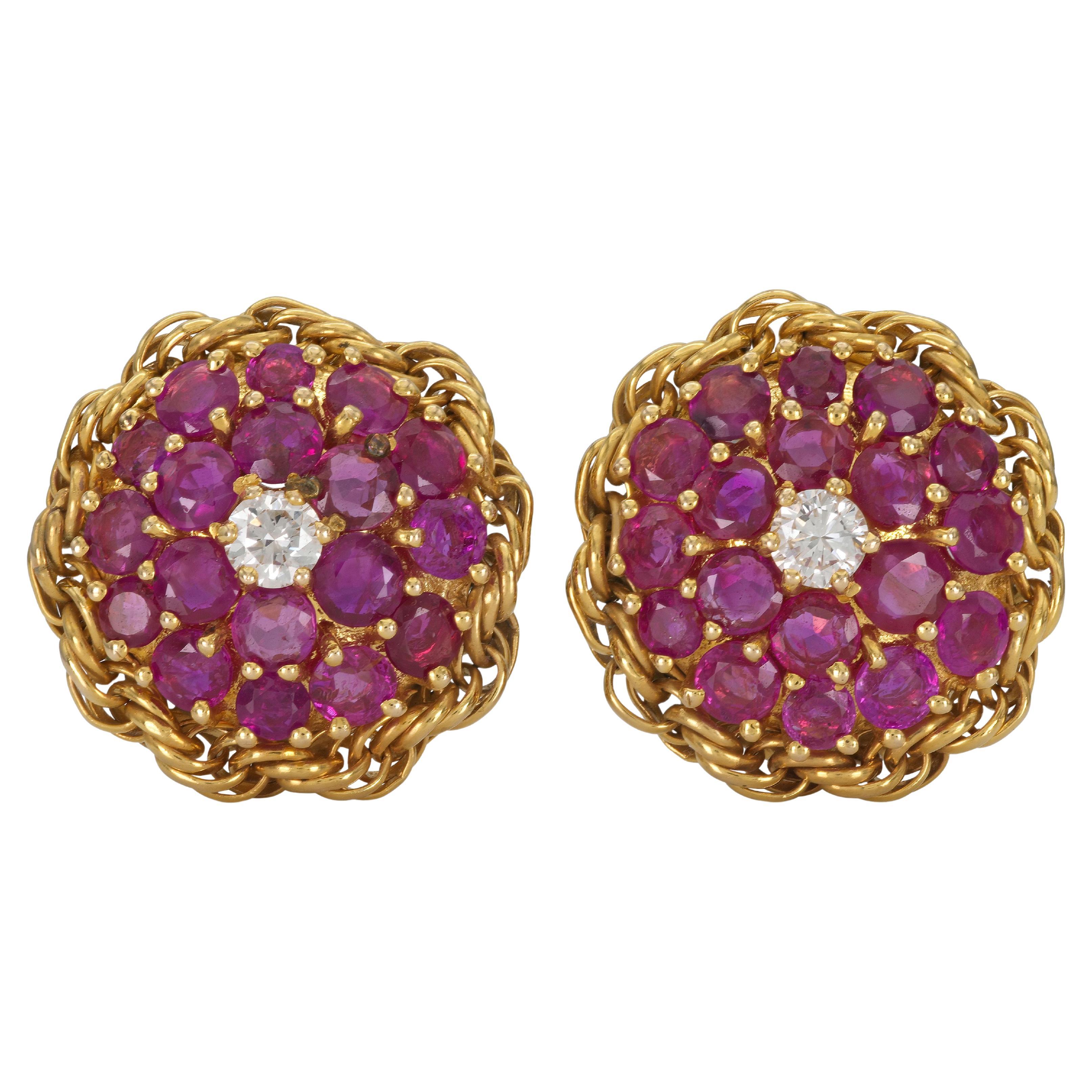 Vintage 1940s 6.00 Carat Ruby Earrings with Diamonds im Angebot