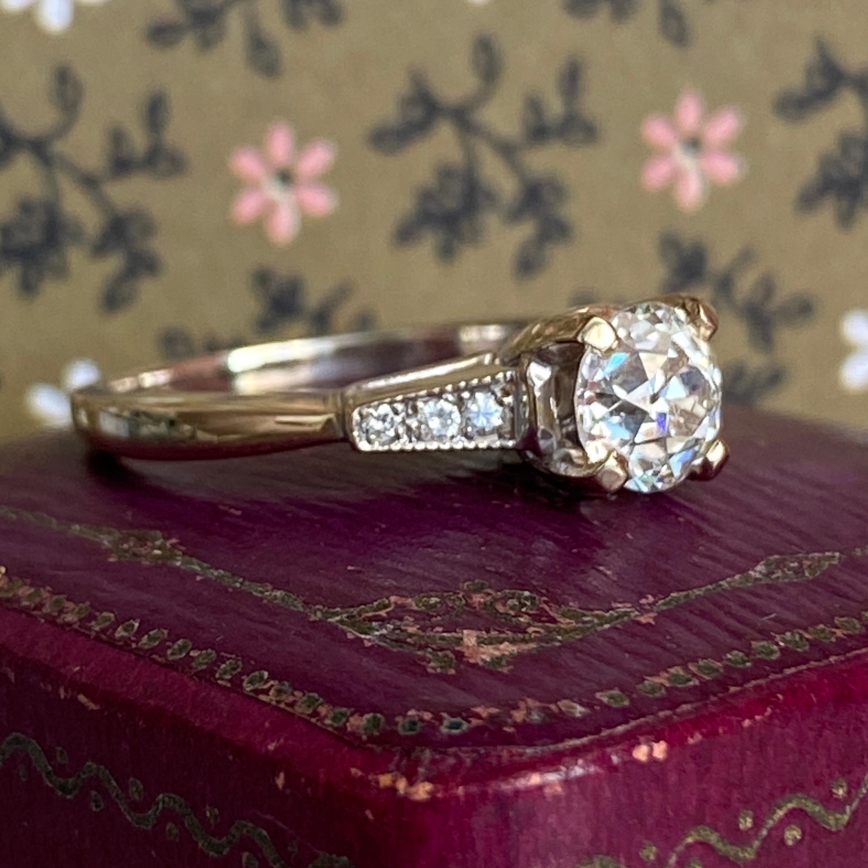 Vieille bague de fiançailles des années 1940 avec un diamant de 0,84ct en 18K en vente 2