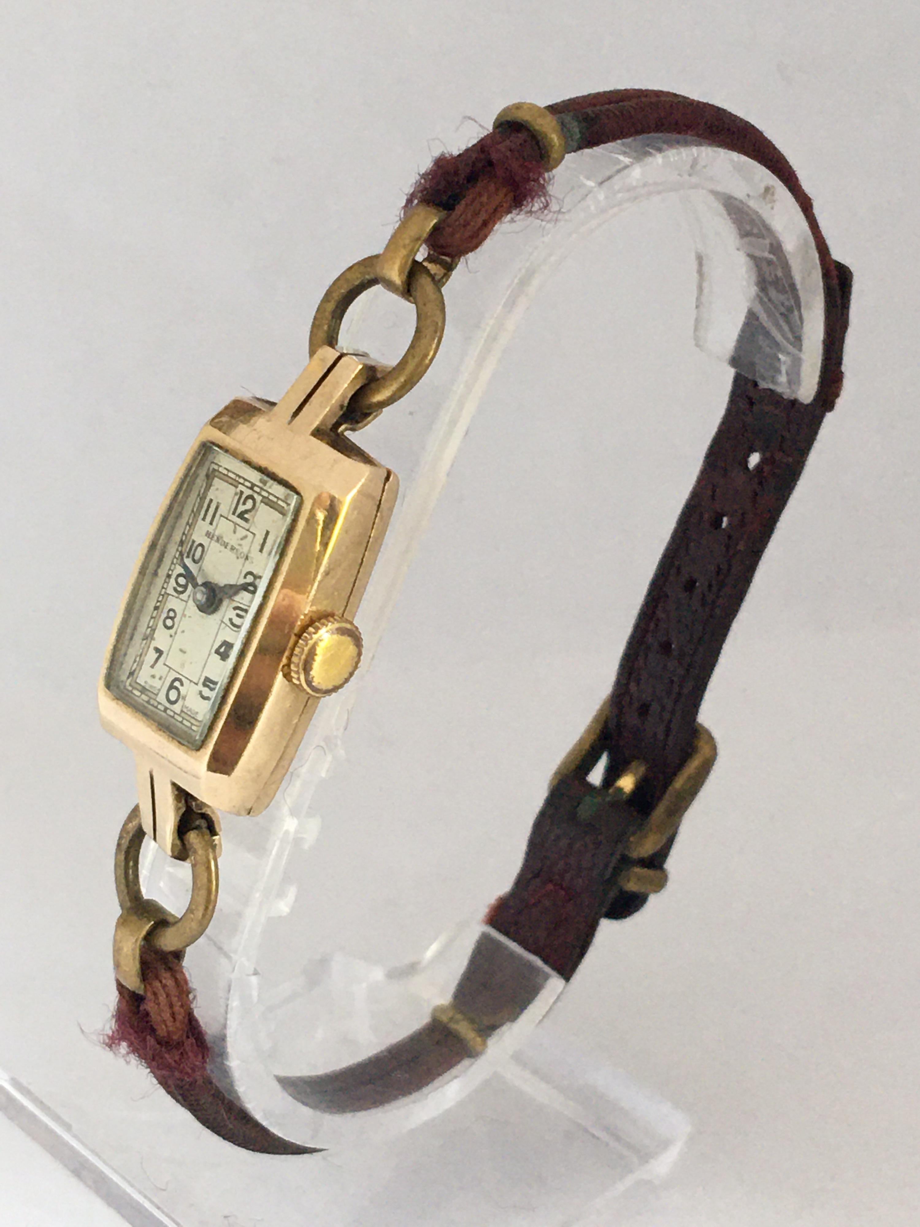 Vintage 1940s 9 Karat Gold Ladies “Hendersons” Swiss Mechanical Watch For Sale 3