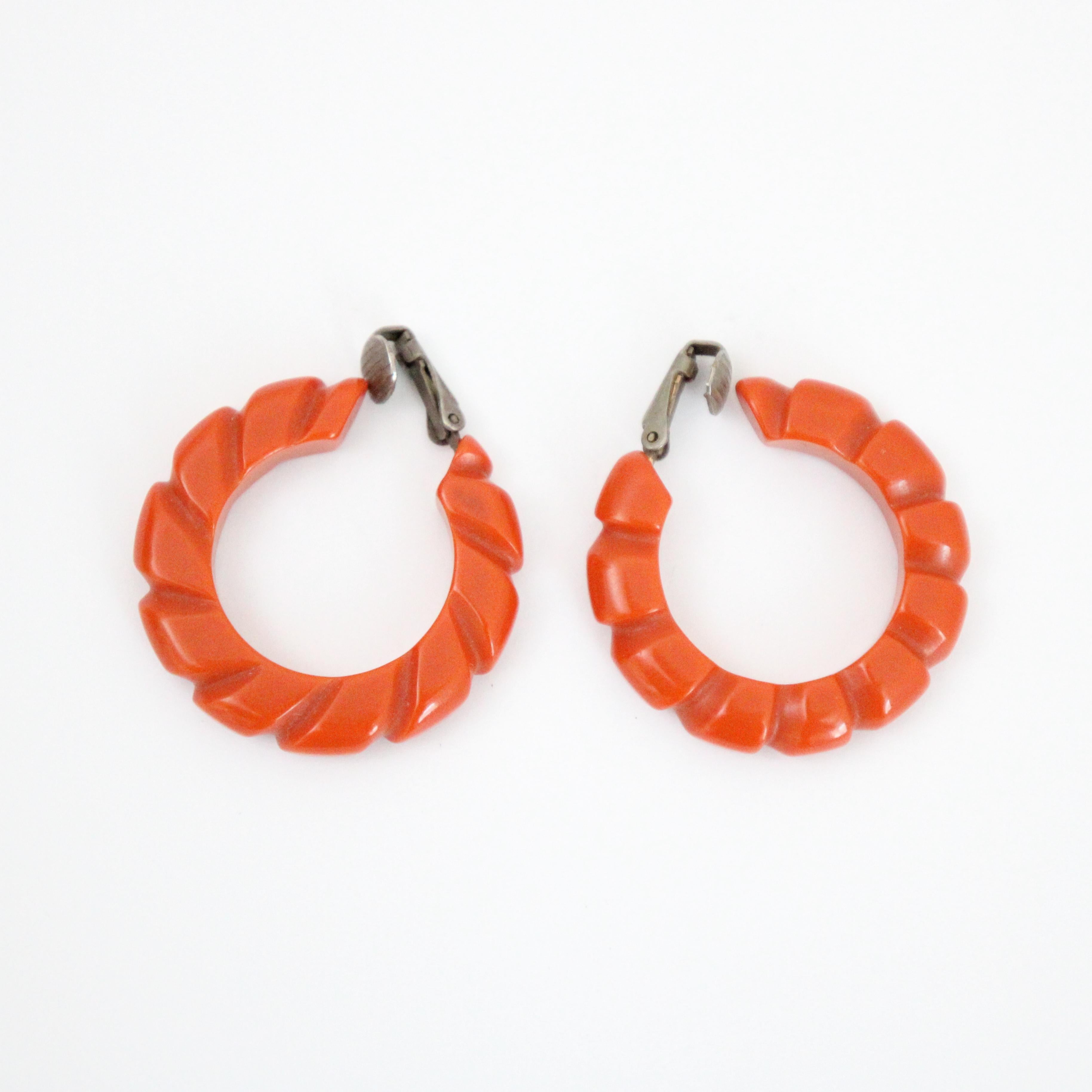 Vintage 1940's amber bakelite hoops 1940's bakelite hoop clip on earrings Bon état - En vente à Cheltenham, GB