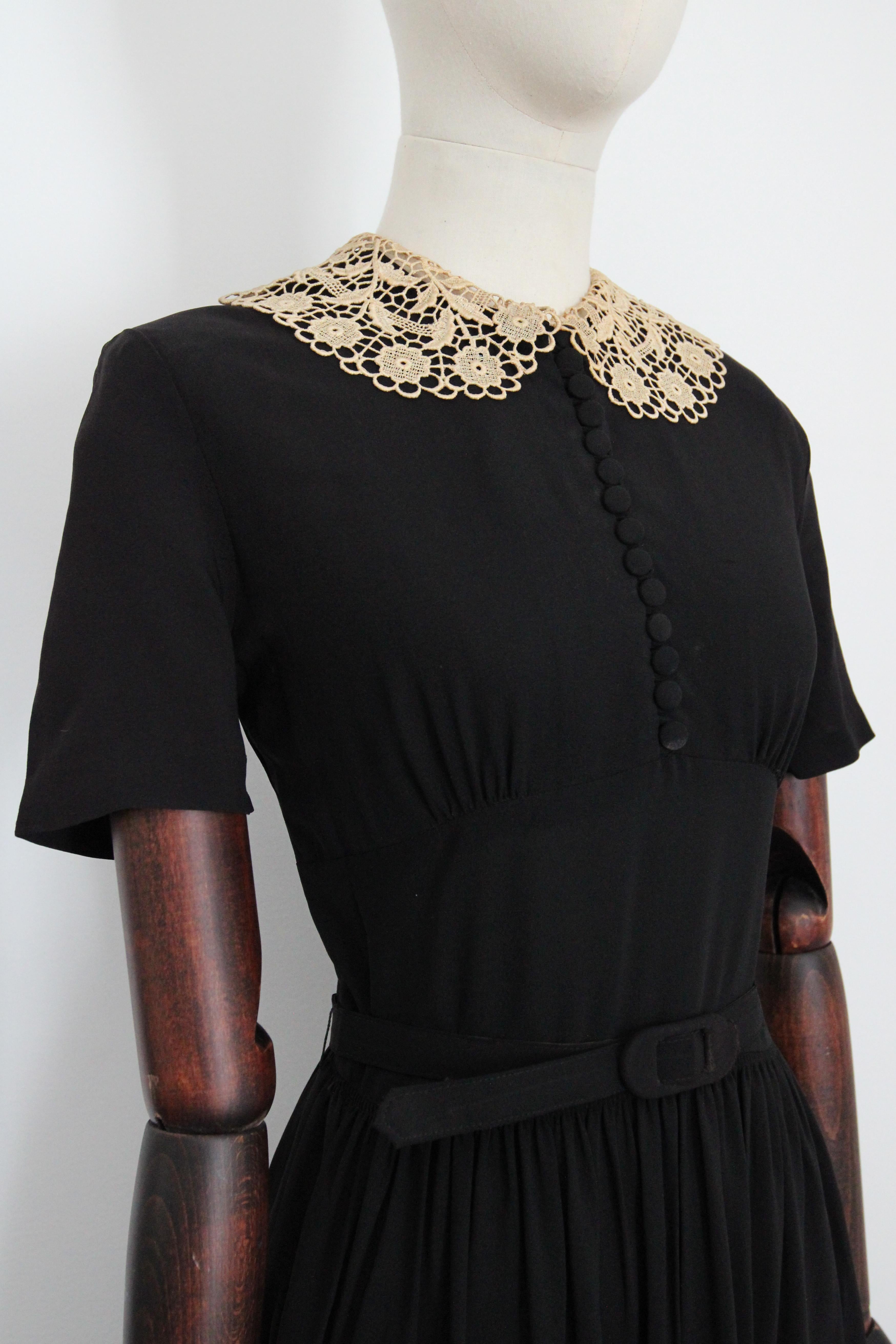 Women's Vintage 1940's Black Silk Cream Collar Dress Button down Lace collar UK 8 US 4 For Sale