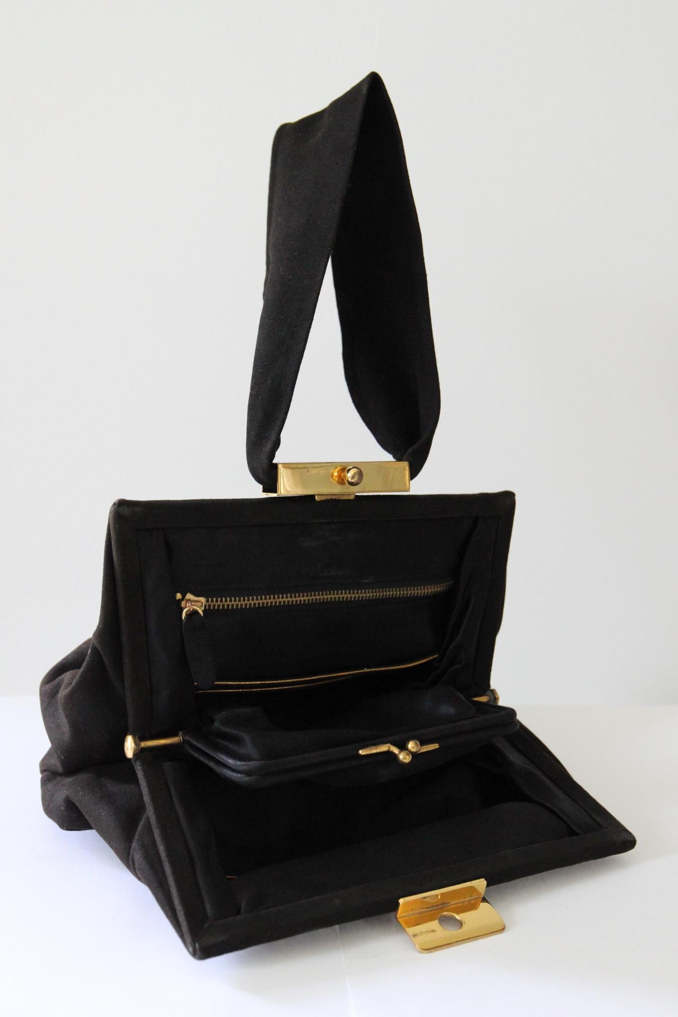 Vintage 1940's black suede wristlet purse original 1940s black suede handbag For Sale 2