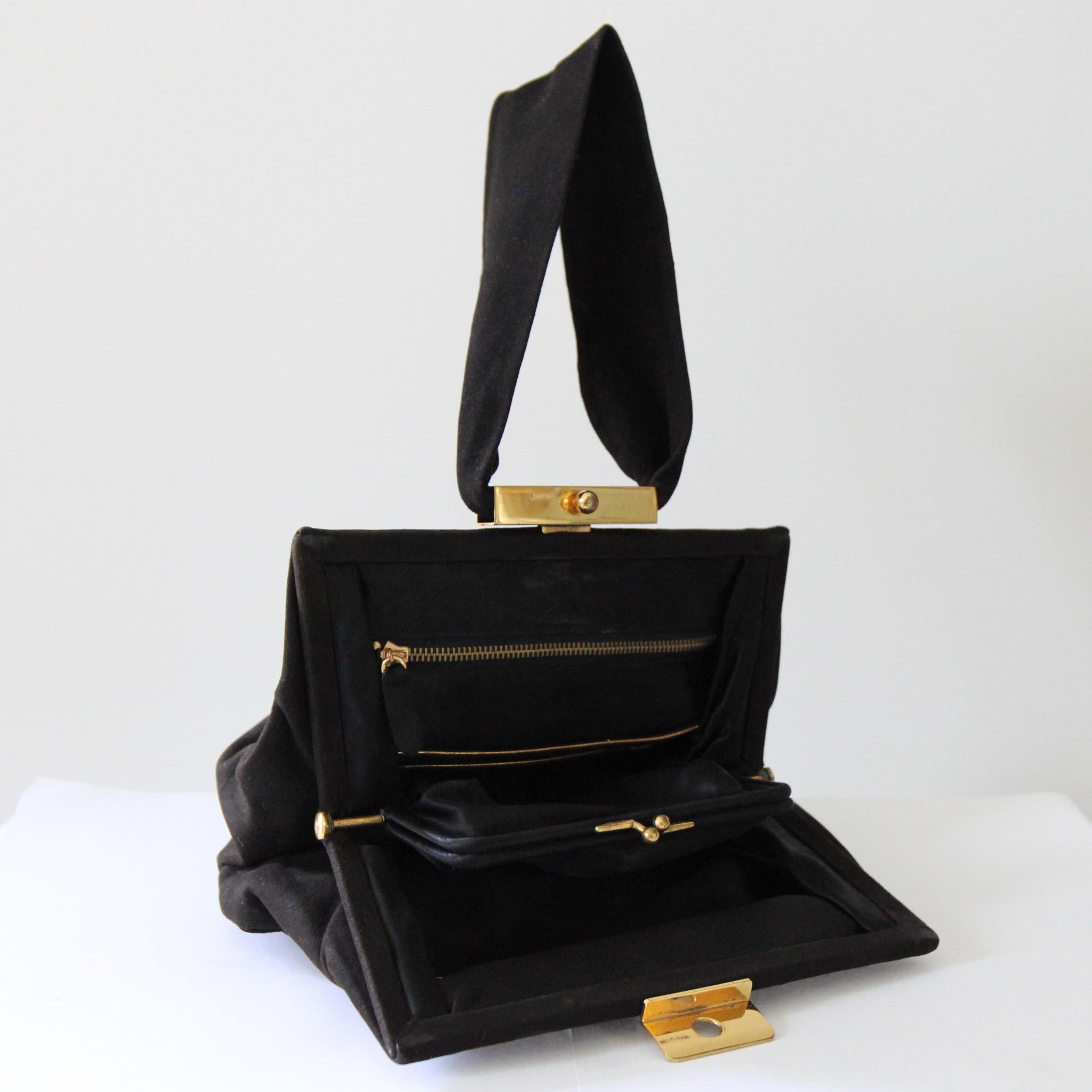 Vintage 1940's black suede wristlet purse original 1940s black suede handbag For Sale 3