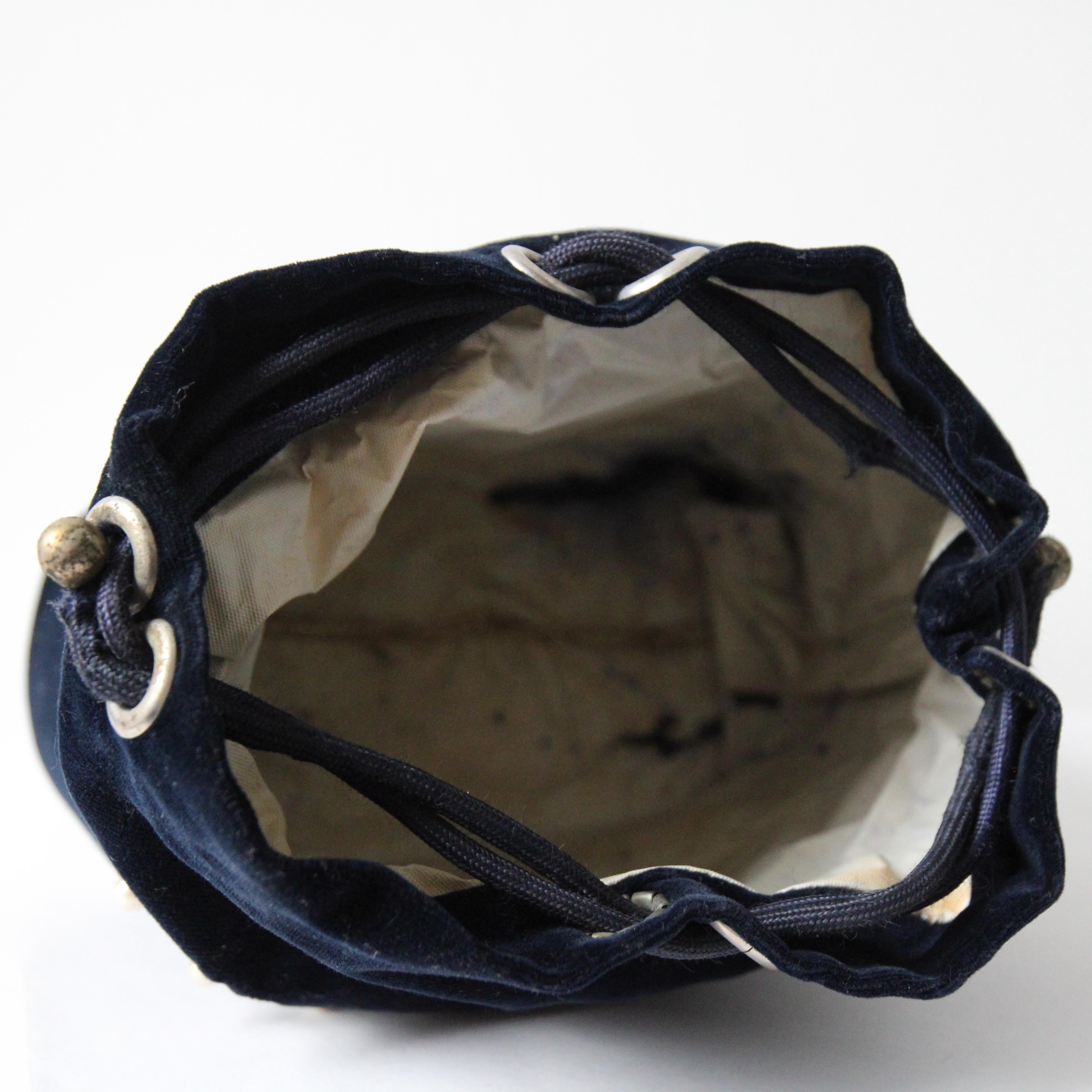 Vintage 1940's blue velvet and pearl pixie hat and matching bag set 1940s hat For Sale 7