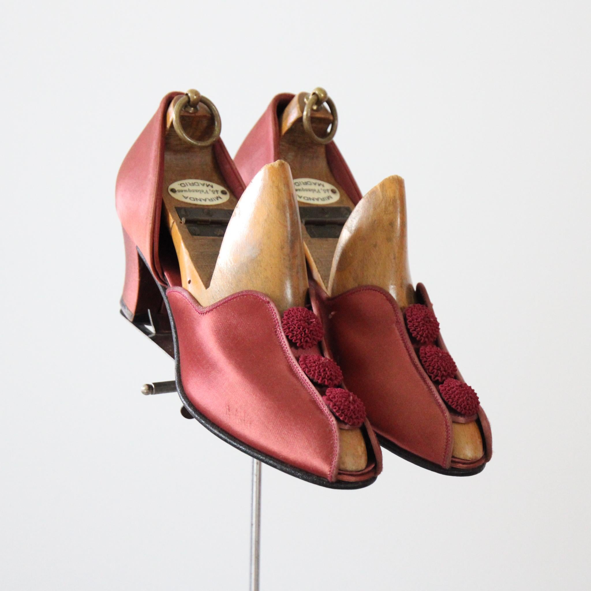 Vintage 1940's Blush Satin Boudoir Slippers 1940 Daniel Greene US 6 UK 4 en vente 5