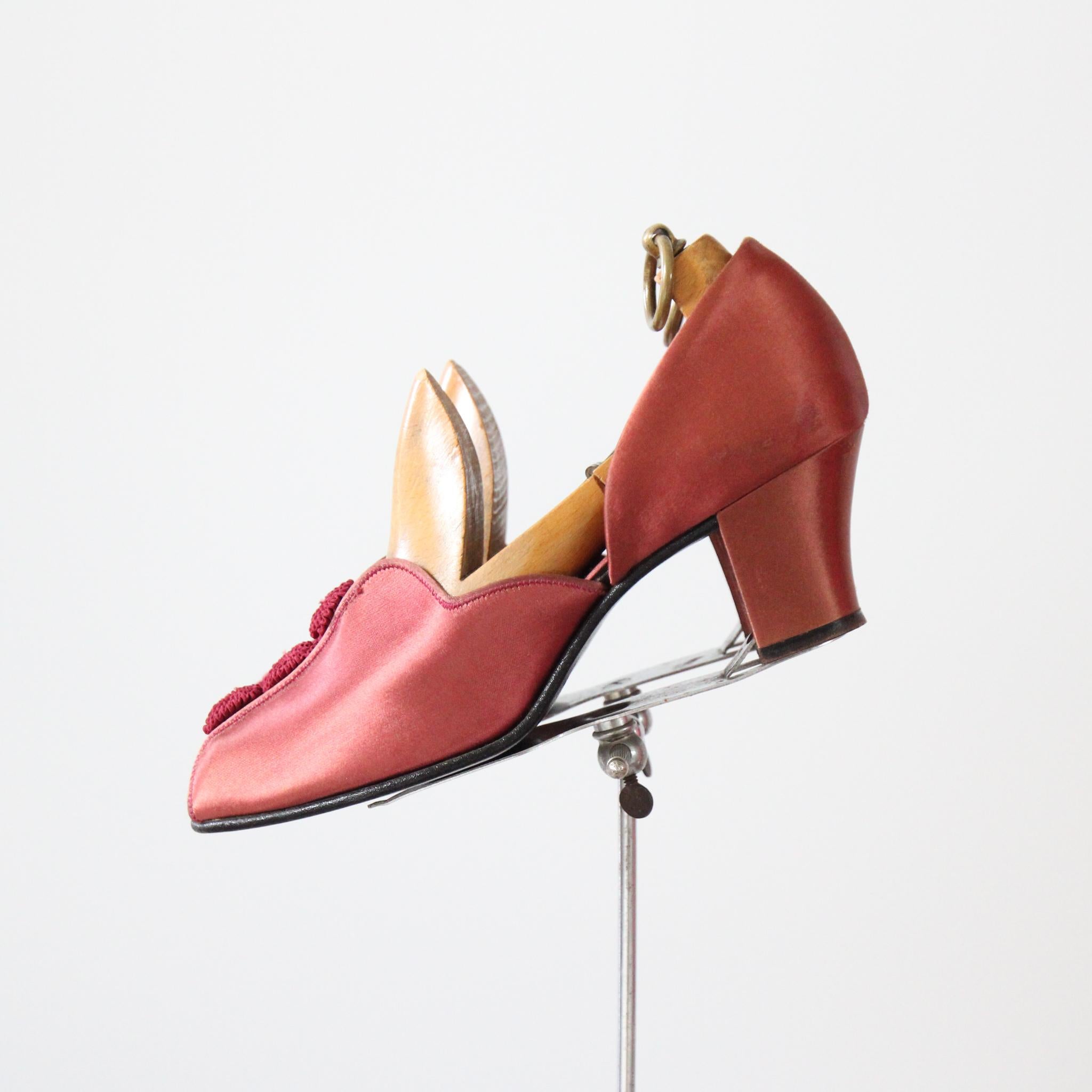 Vintage 1940's Blush Satin Boudoir Slippers 1940 Daniel Greene US 6 UK 4 Unisexe en vente