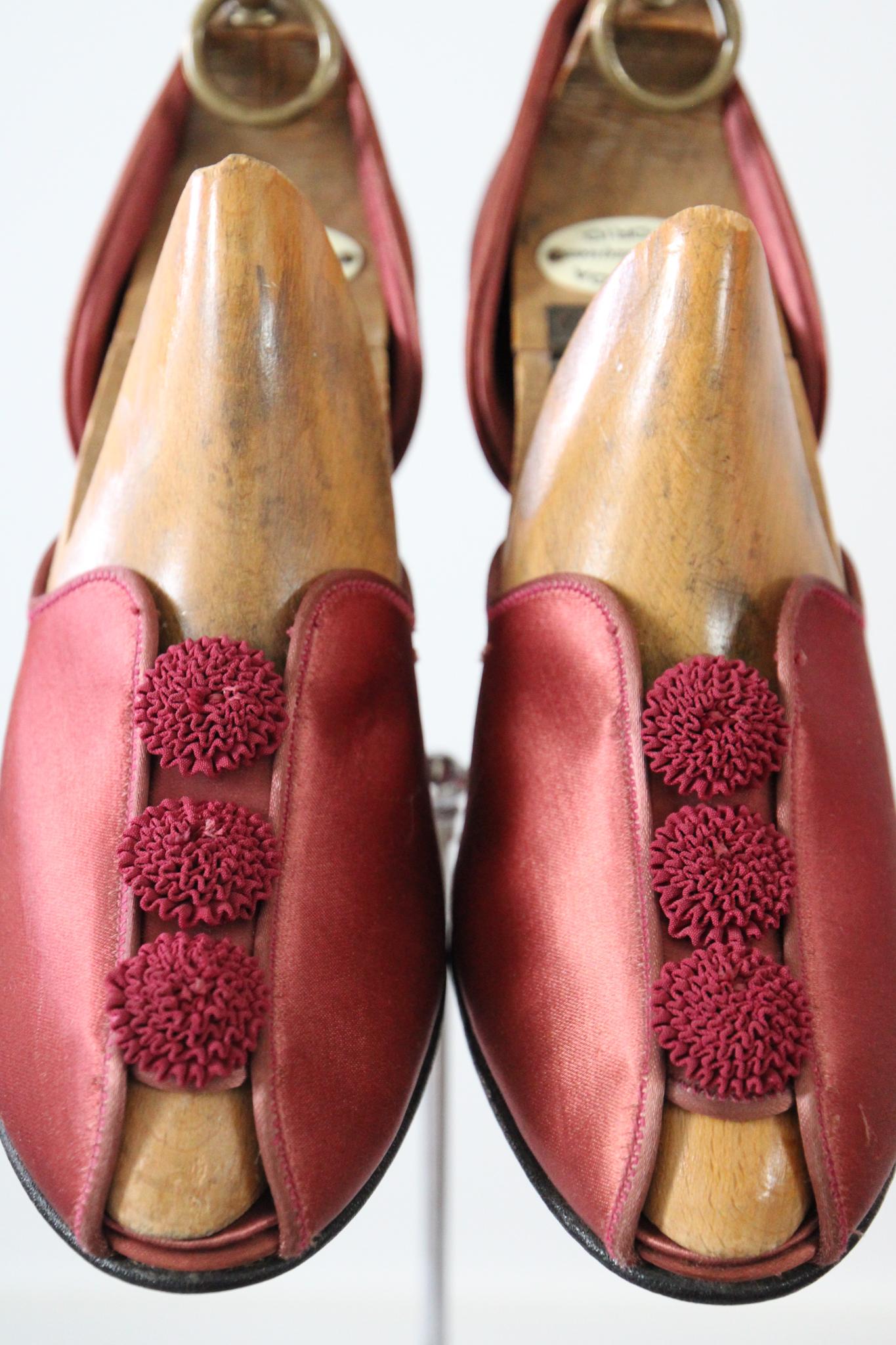 Vintage 1940's Blush Satin Boudoir Slippers 1940 Daniel Greene US 6 UK 4 en vente 4