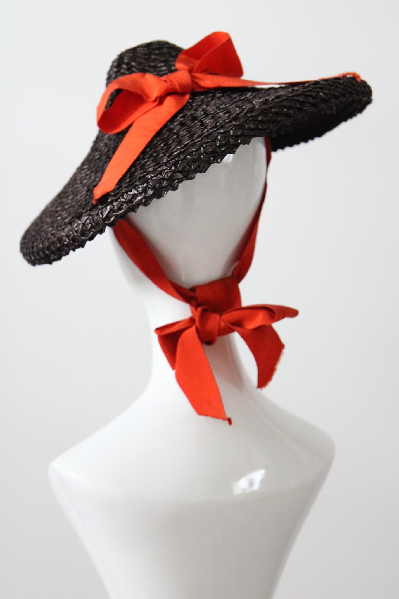 De las mujeres Vintage 1940 Sombrero de paja marrón de platillo 1940 Cinta naranja Percher Sombrero sombrero de inclinación en venta