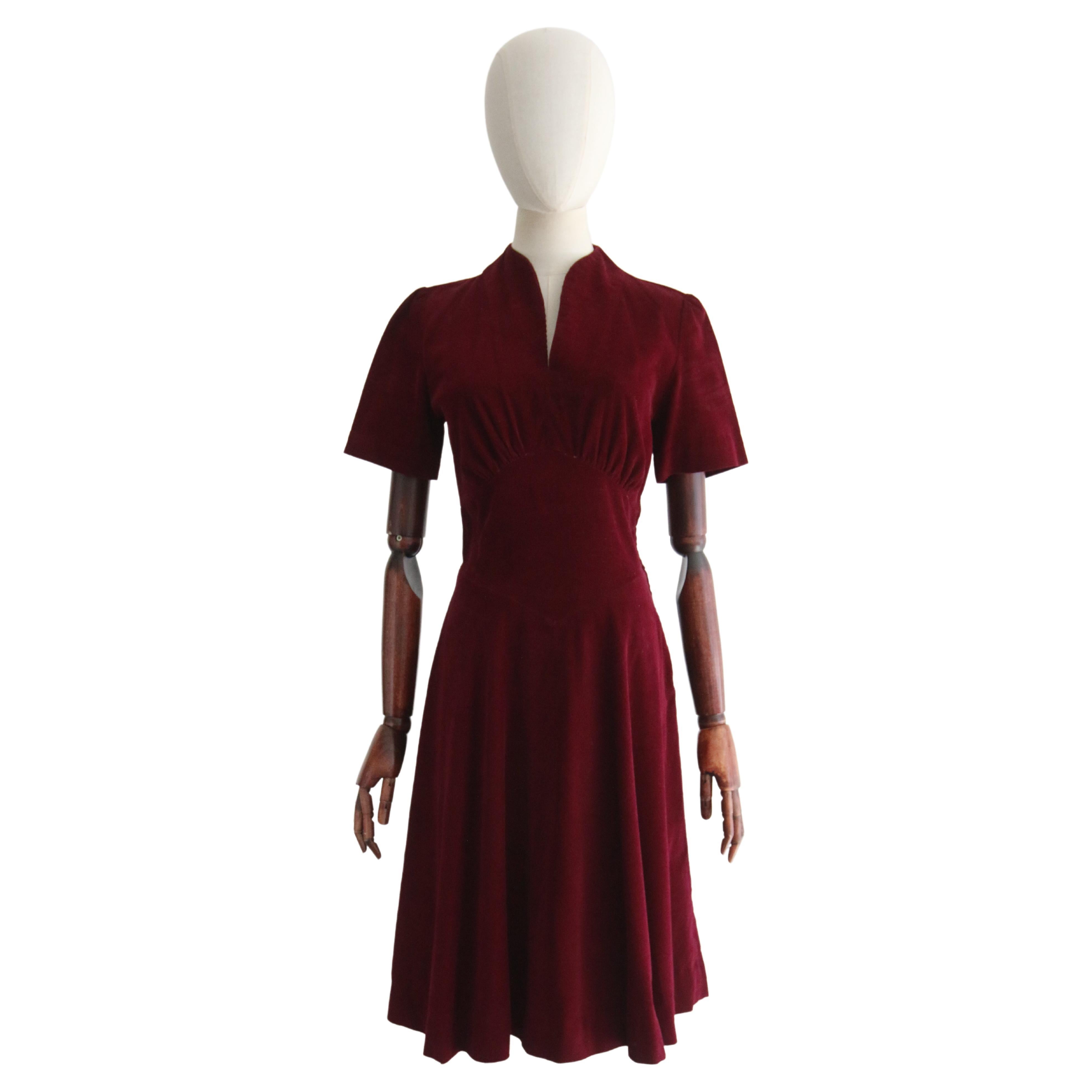 Vintage 1940's Burgundy Corduroy Dress UK 8 US 4 For Sale