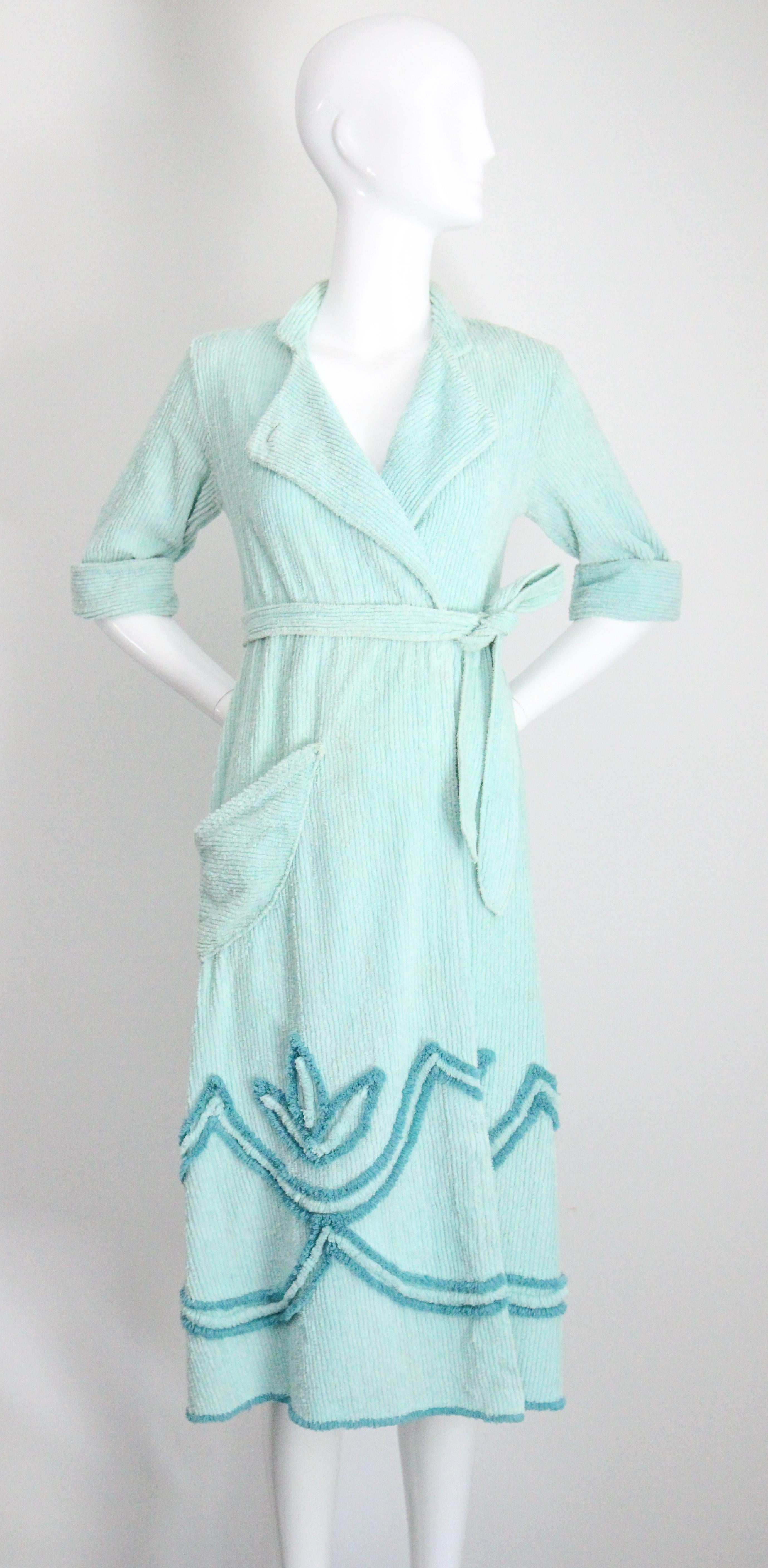 Vintage 1940's Chenille Dressing Gown 1940s Blue Chenille Rove UK 10 US 6 For Sale 4
