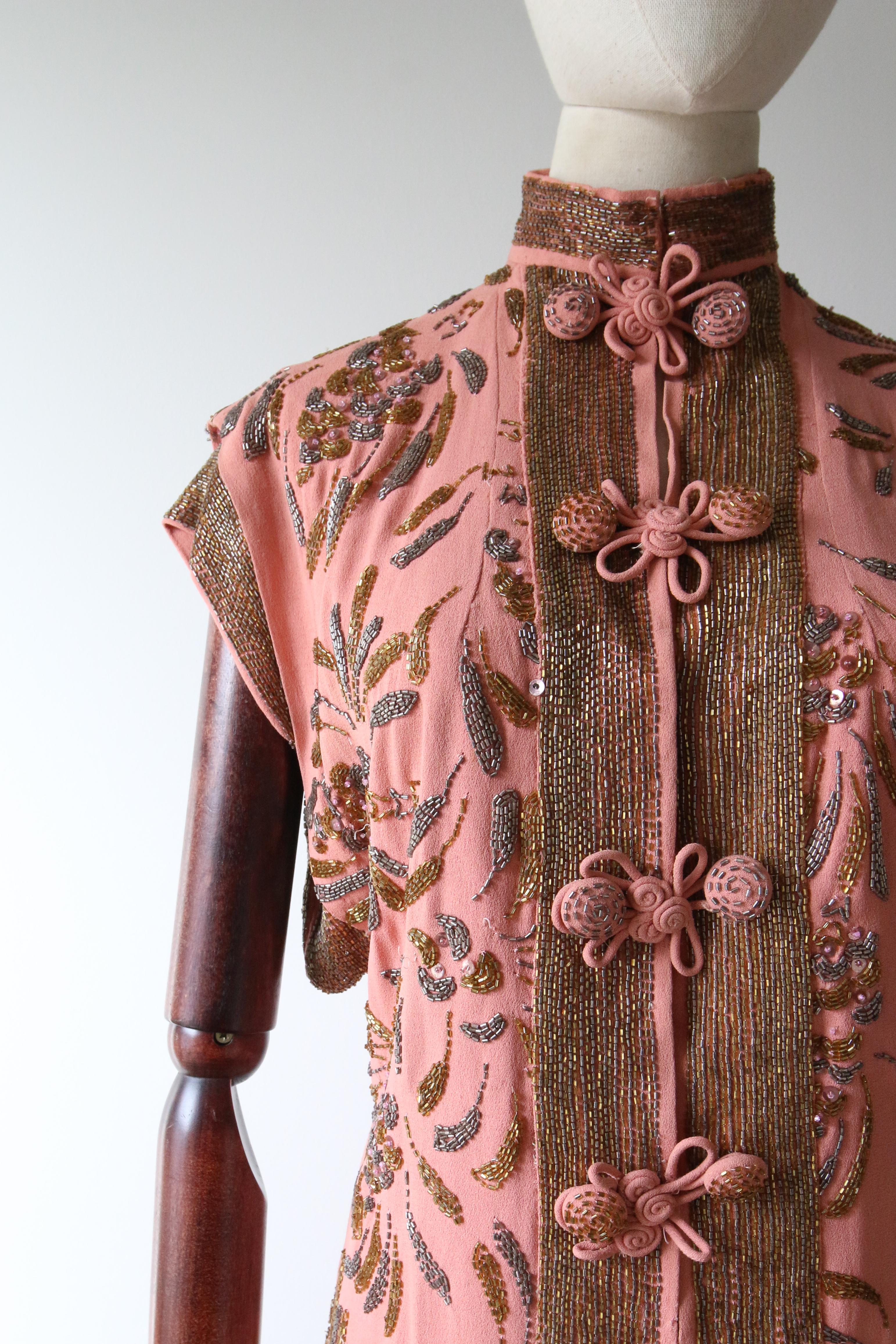 Vintage 1940er Cheongsam-Bluse aus rosa Krepp in Rosa, UK 8 US 4 im Zustand „Gut“ im Angebot in Cheltenham, GB