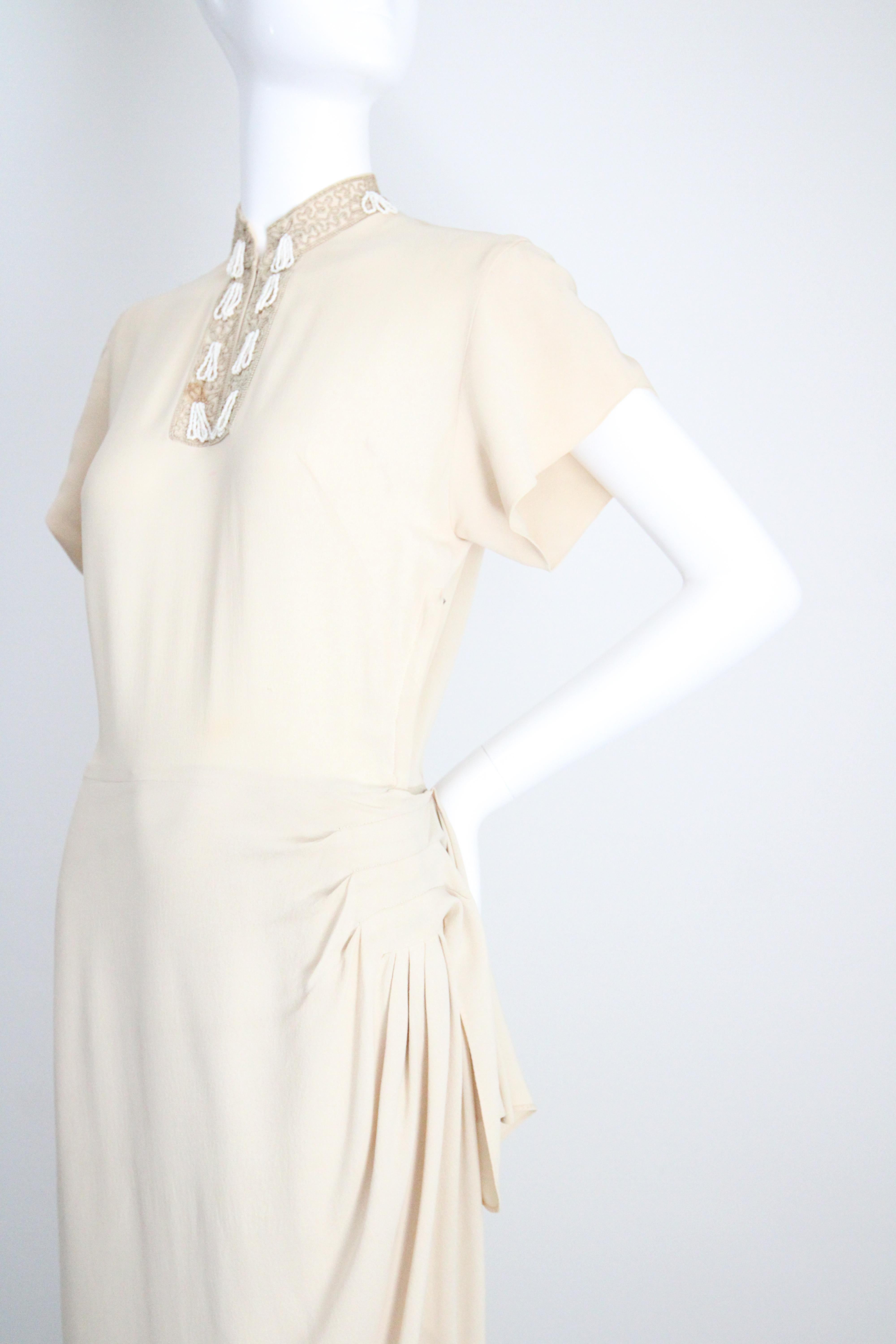 Vintage 1940s Cream Crepe Silk Dress 1940 Beaded Mandarin Collar Dress UK 8 US 4 For Sale 2