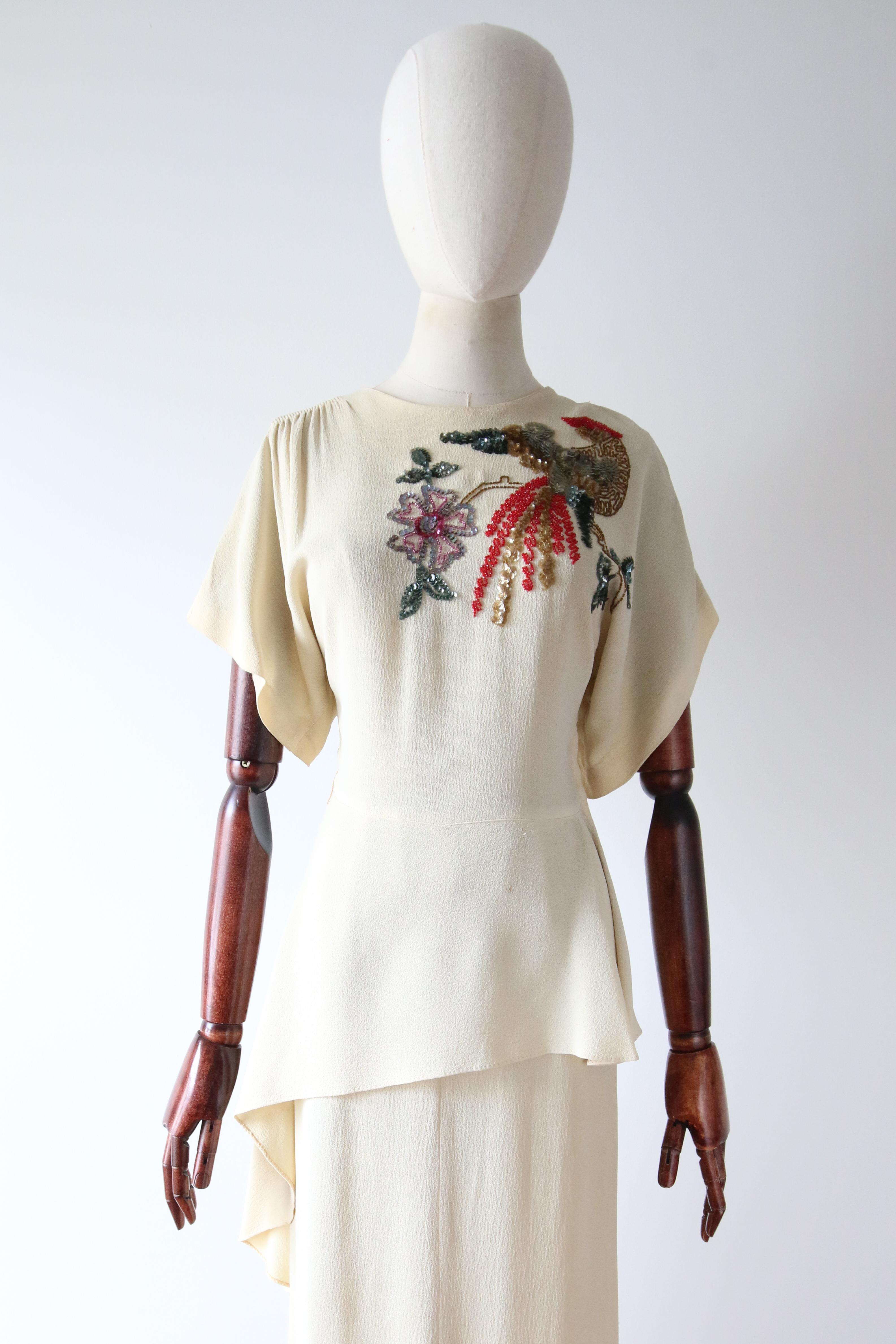 Vintage 1940's Cream Sill Beaded Dress Bird of Paradise Sequin Dress UK 6 US 2 In Good Condition In Cheltenham, GB