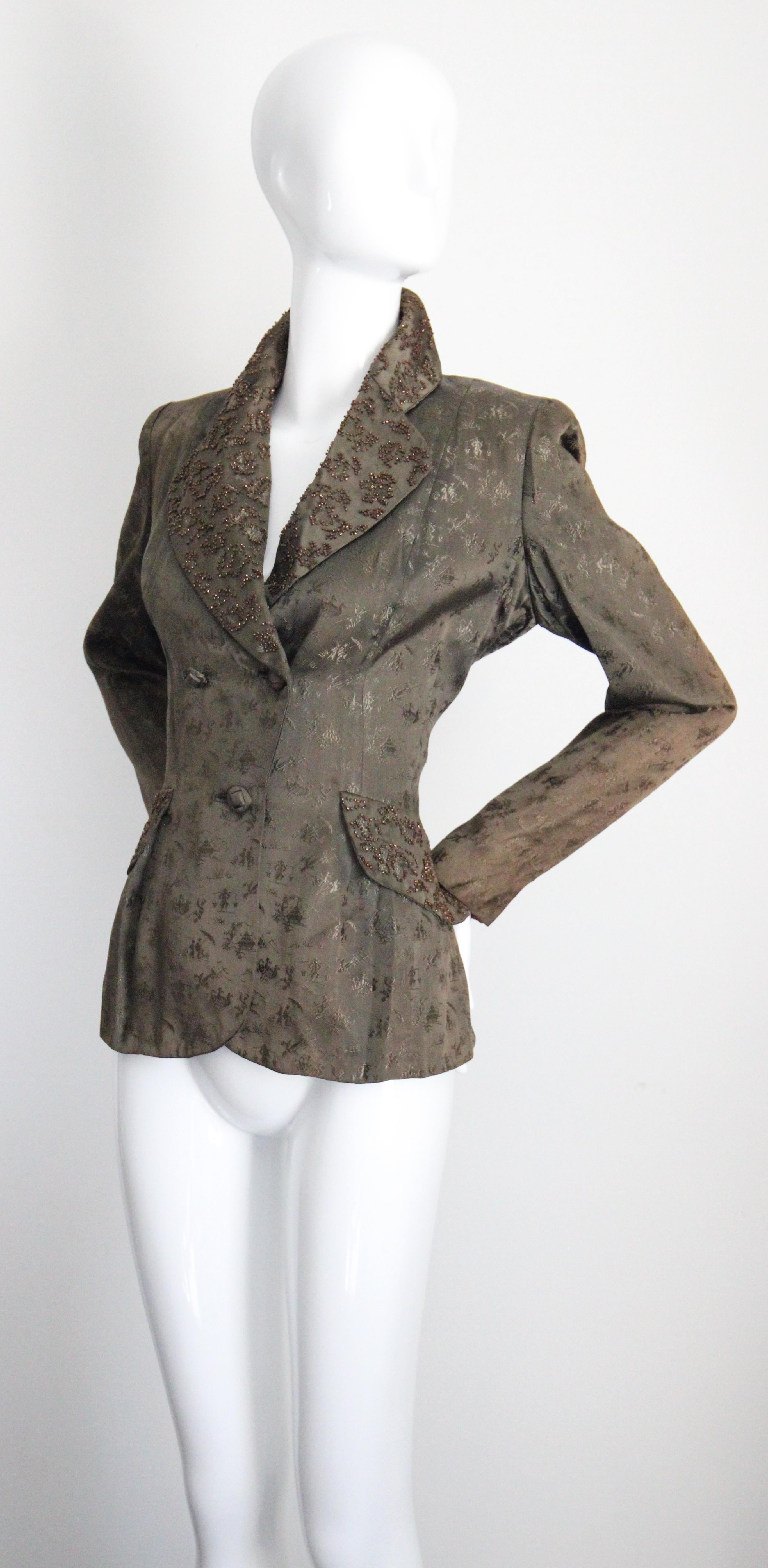 Giacca blazer in broccato di seta verde scuro vintage degli anni '40 UK 8-10 US 4-6 in vendita 1