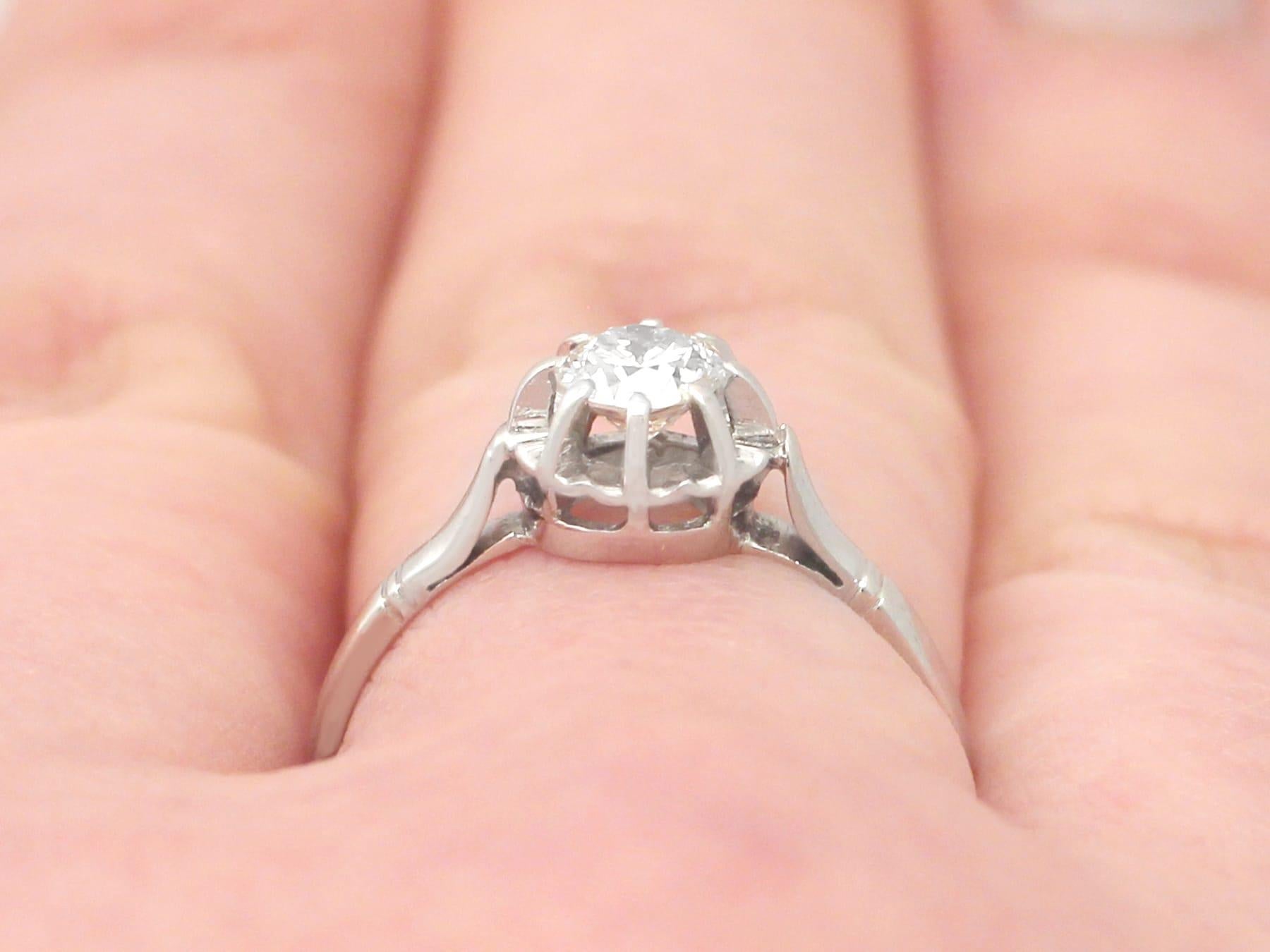 Vintage 1940s Diamond and Platinum Solitaire Engagement Ring For Sale 2