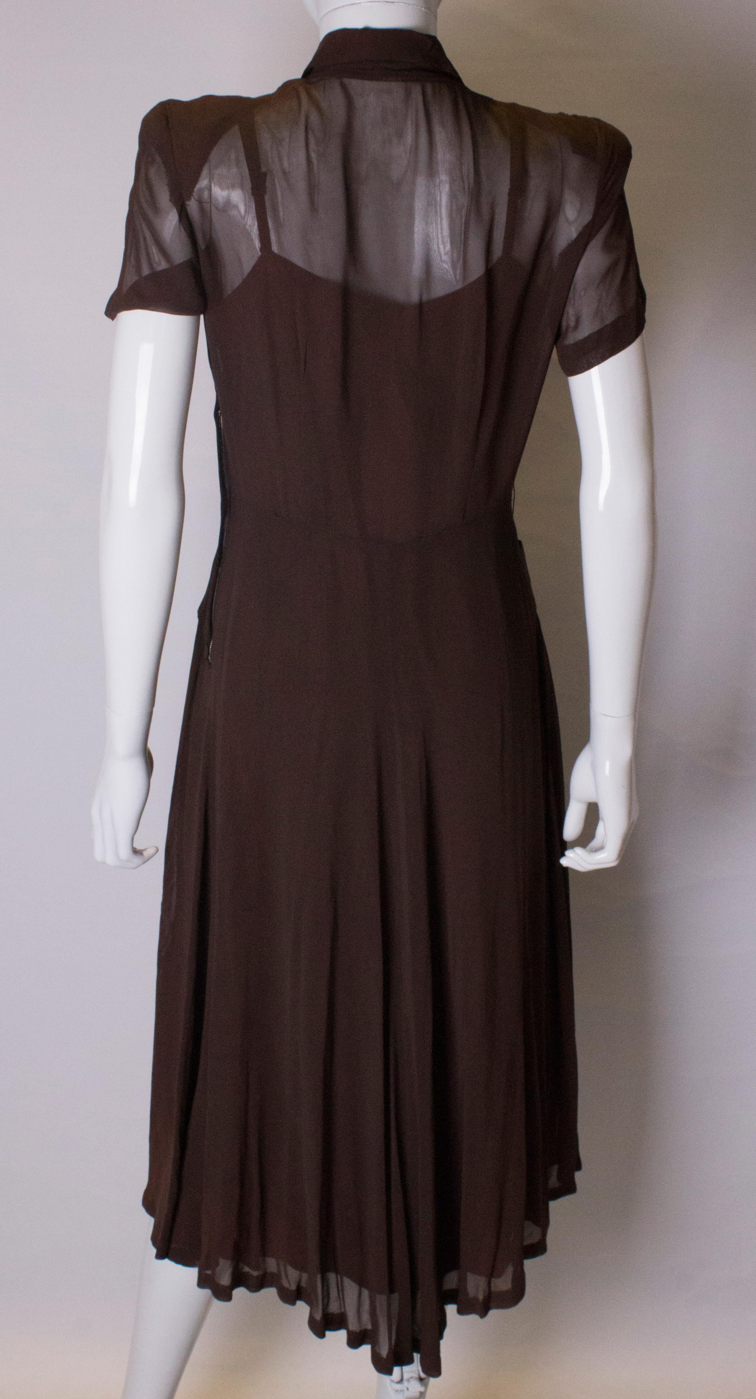 Vintage-Kleid aus den 1940er Jahren im Angebot 3