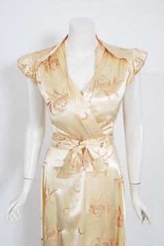 Vintage 1940's Embroidered Creme Silk Satin Belted Wrap Bridal Dressing Gown