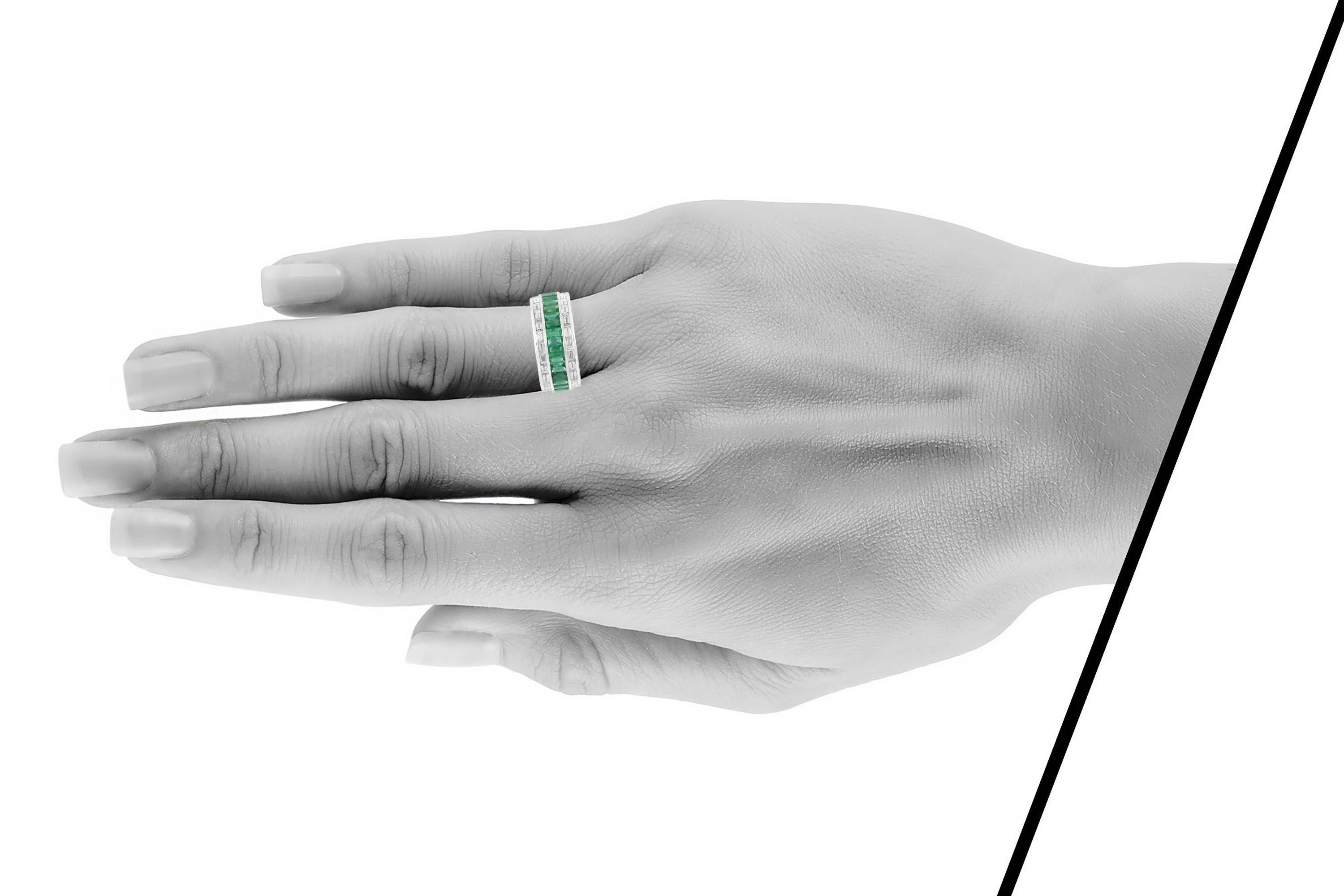 Retro Vintage 1940s Emerald and Diamond Band Ring For Sale