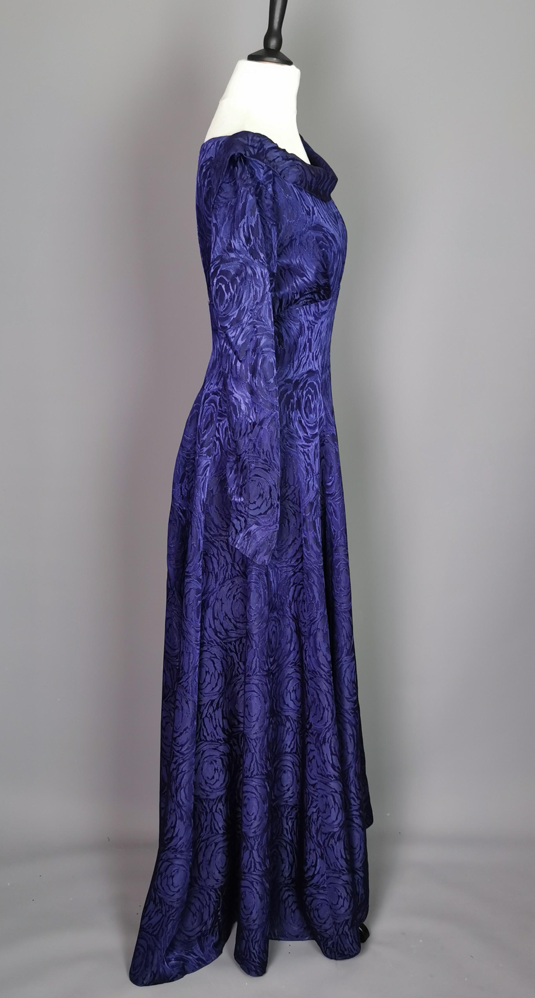 Robe de soirée vintage des années 1940, brocart de satin  Bon état - En vente à NEWARK, GB
