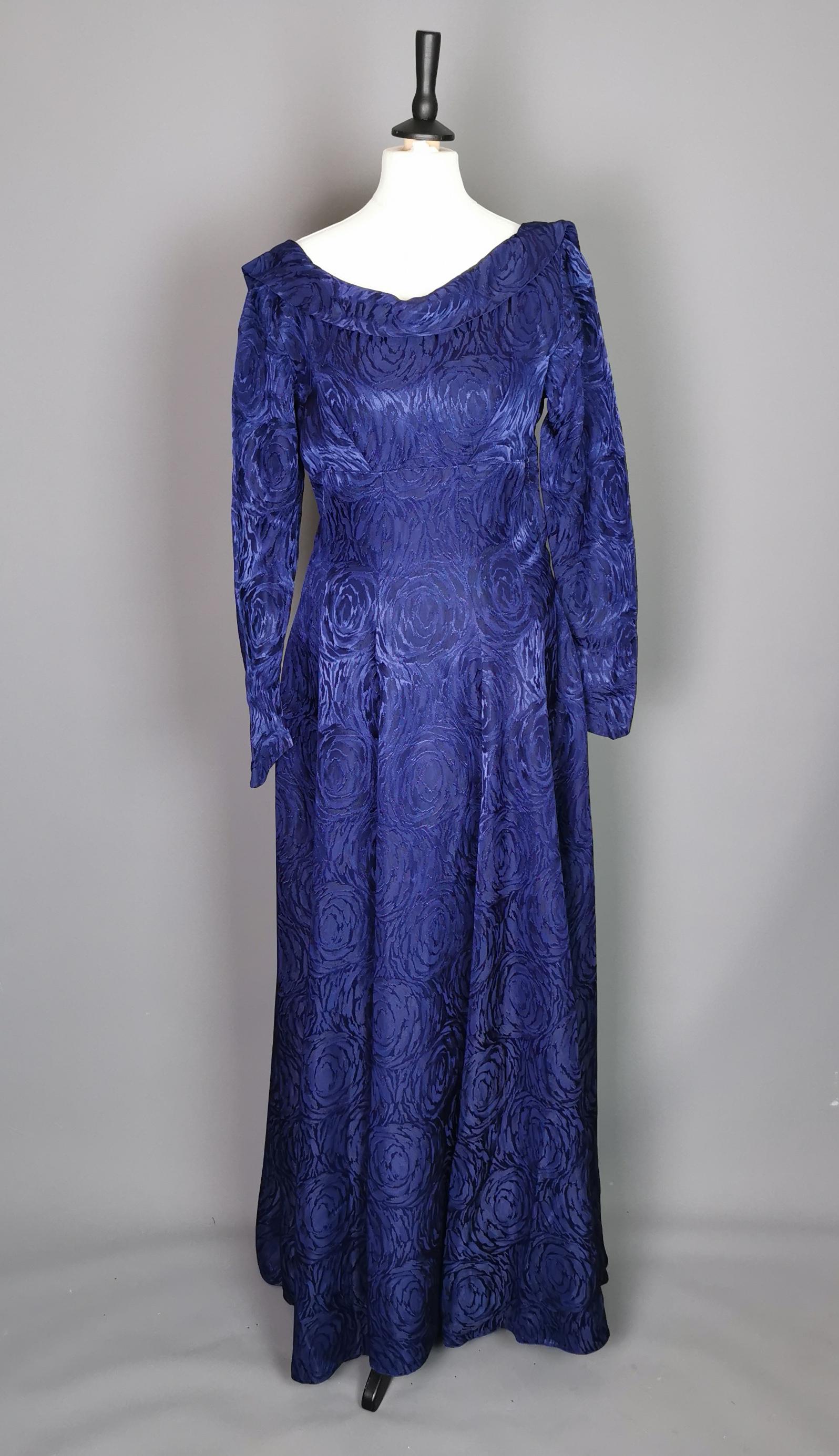 Robe de soirée vintage des années 1940, brocart de satin  en vente 2